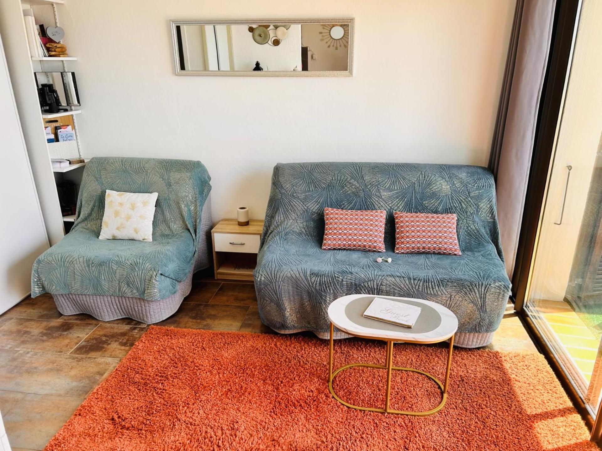 STUDIO POOL HOUSE 2 ETOILES VUE MER PANORAMIQUE AMAZING SEA VIEW WIFI LINGE LINEN INCLUS AIRCONDITIOn