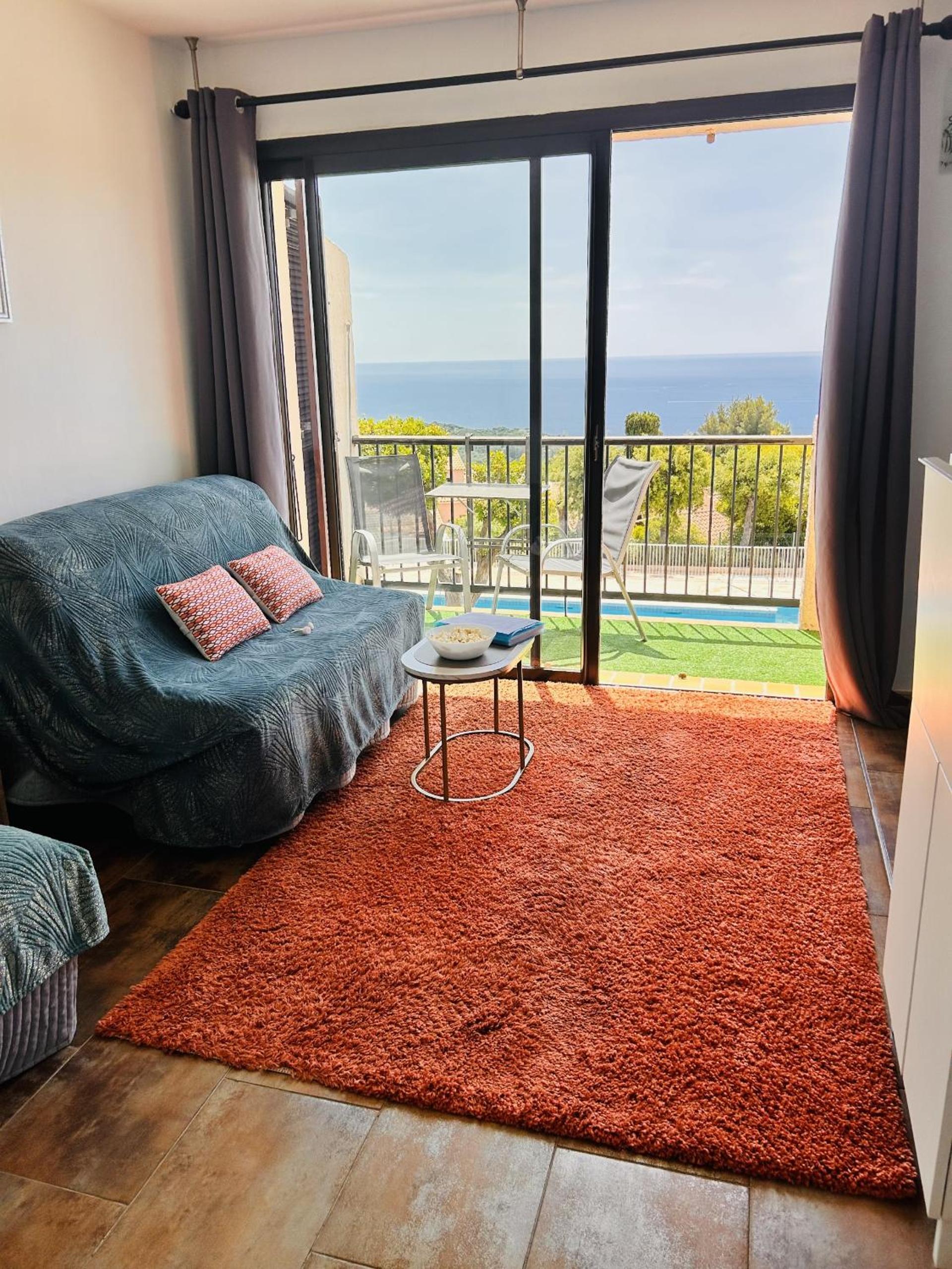 STUDIO POOL HOUSE 2 ETOILES VUE MER PANORAMIQUE AMAZING SEA VIEW WIFI LINGE LINEN INCLUS AIRCONDITIOn
