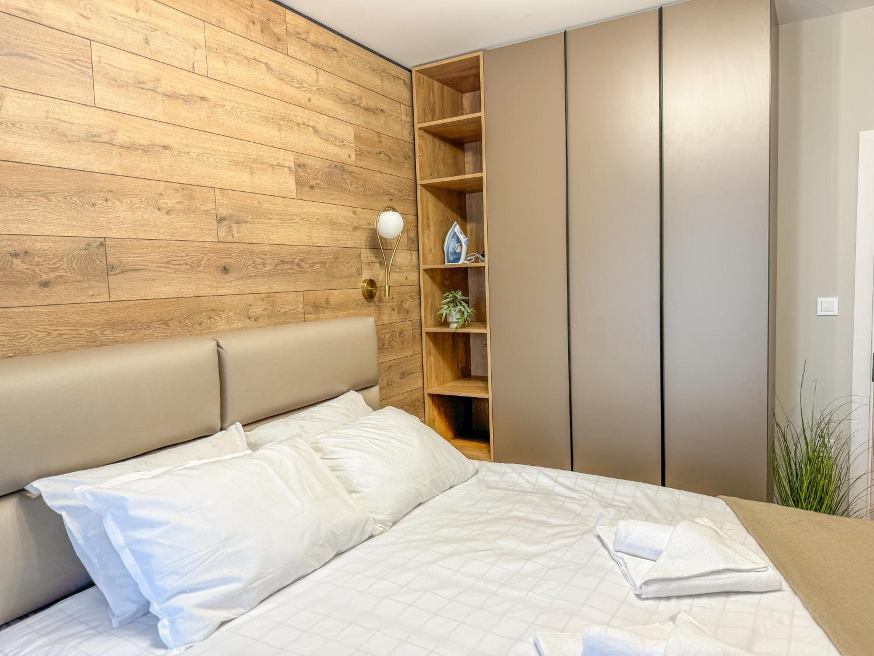 1BR Apartment with a Free Designated Parking Space