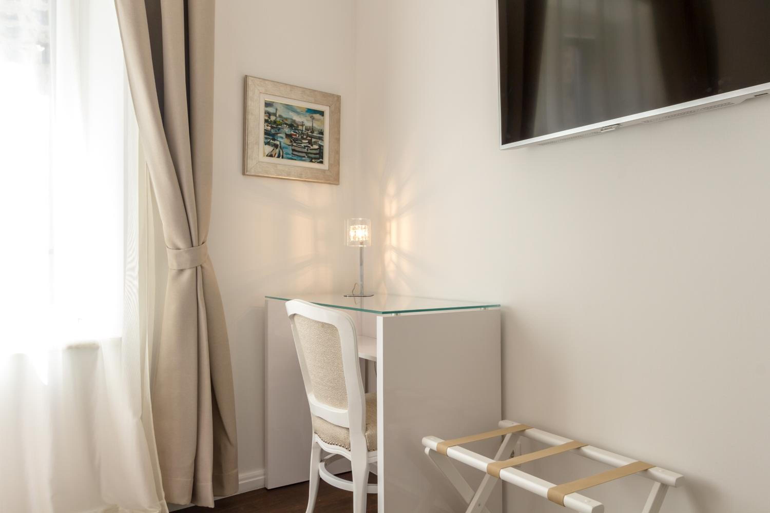 Pellegrini Luxury Rooms photo 44 of 76