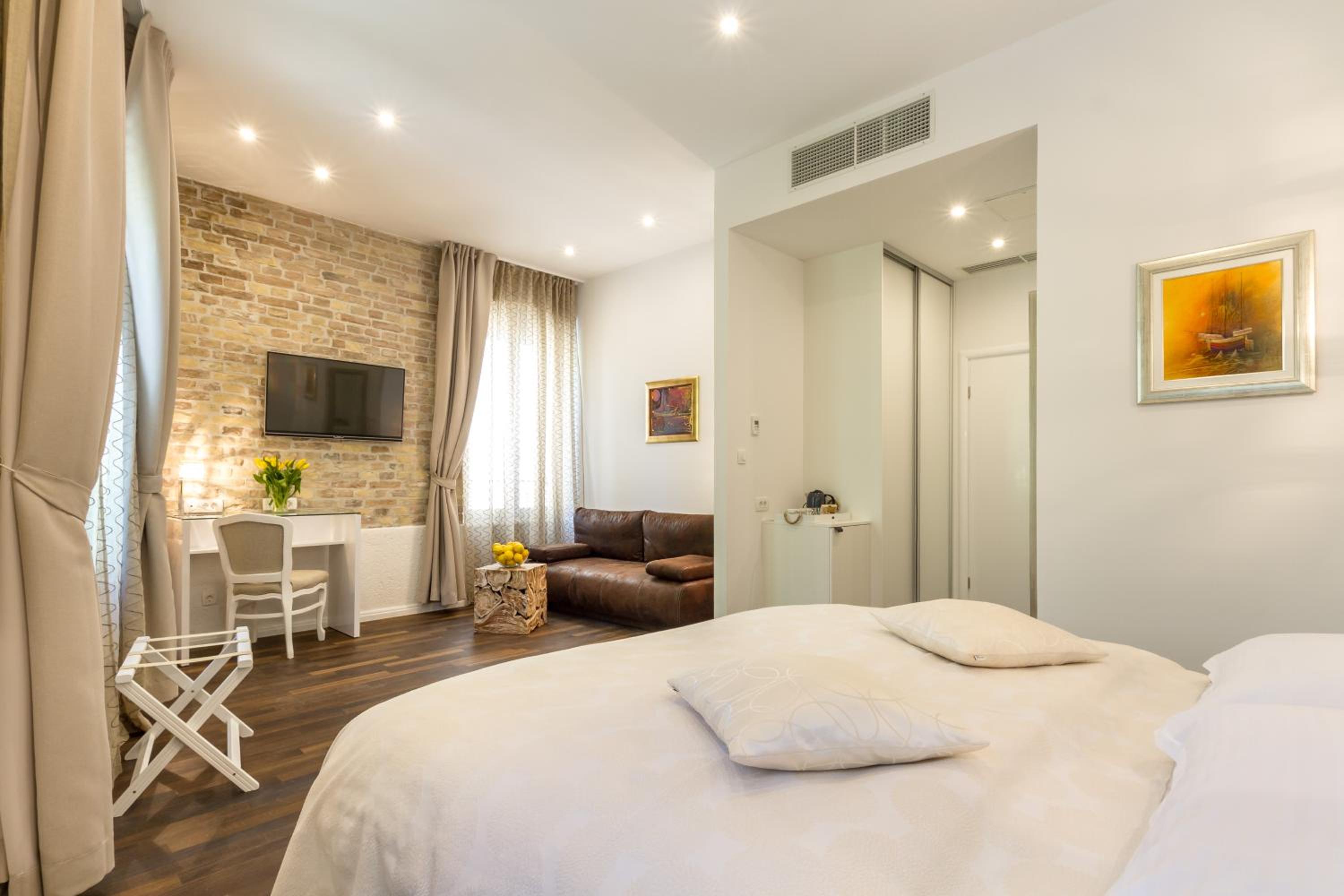 Pellegrini Luxury Rooms photo 65 of 76