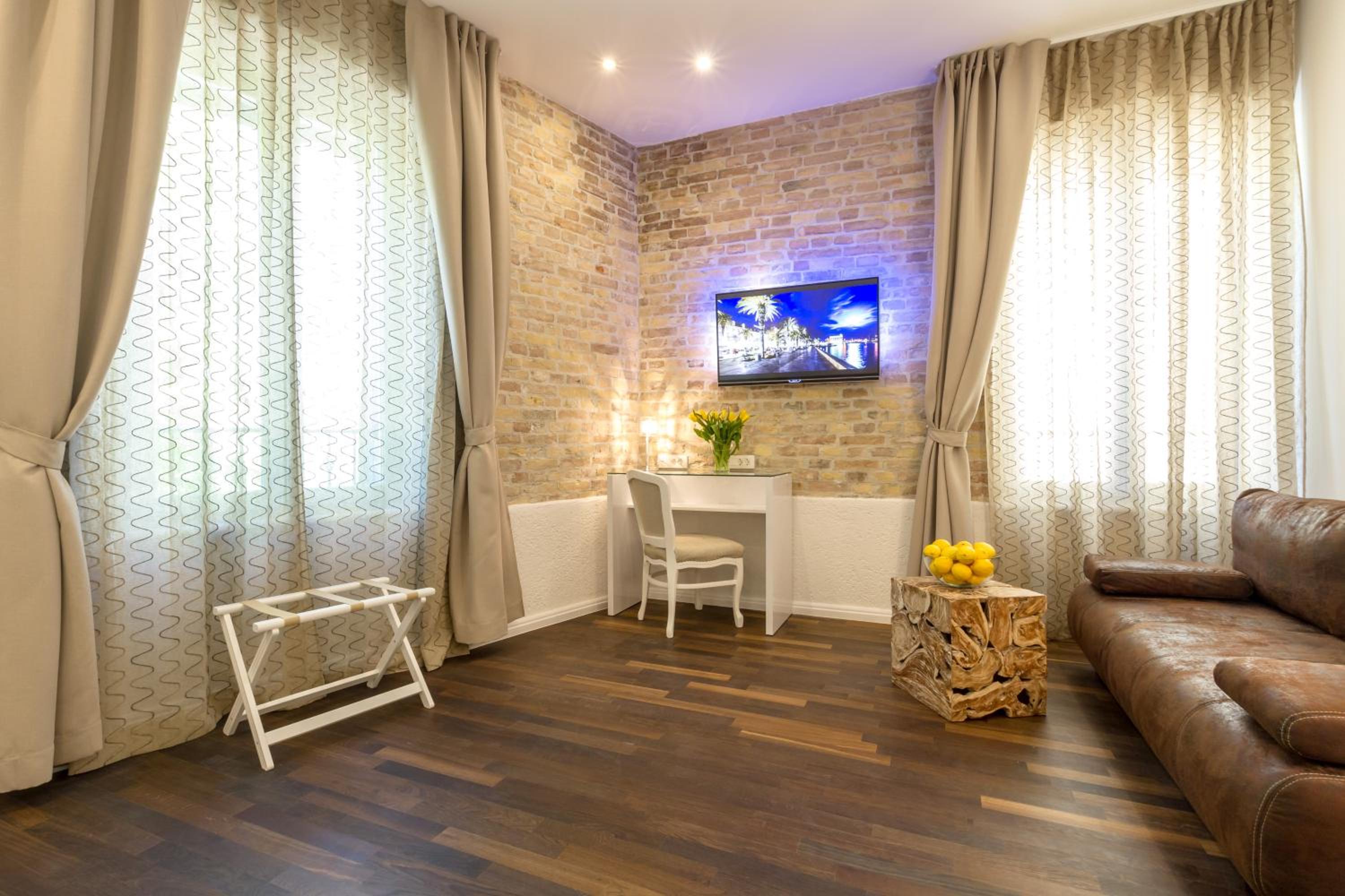 Pellegrini Luxury Rooms photo 54 of 76