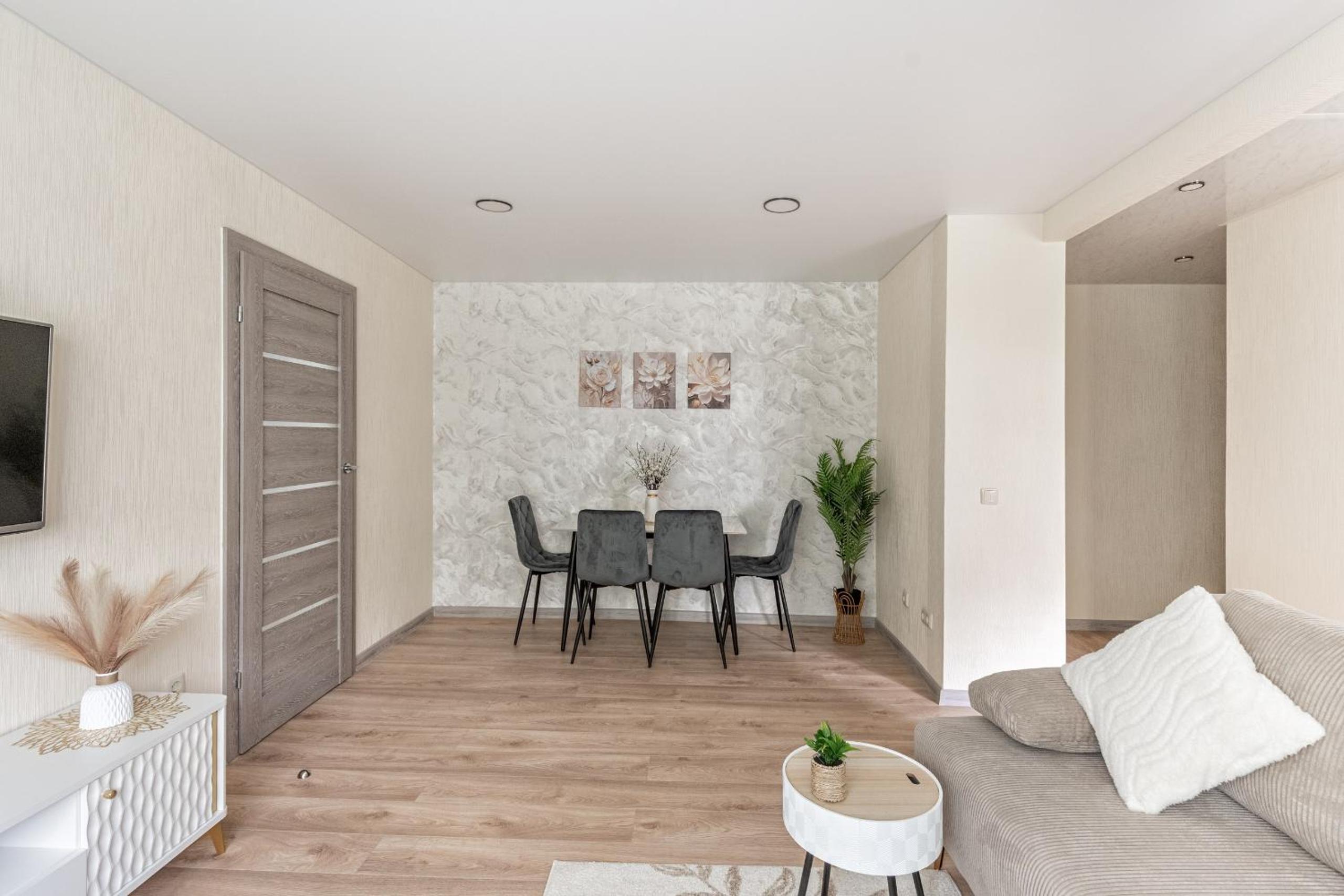 Šviesūs ir Jaukūs Apartamentai su balkonu