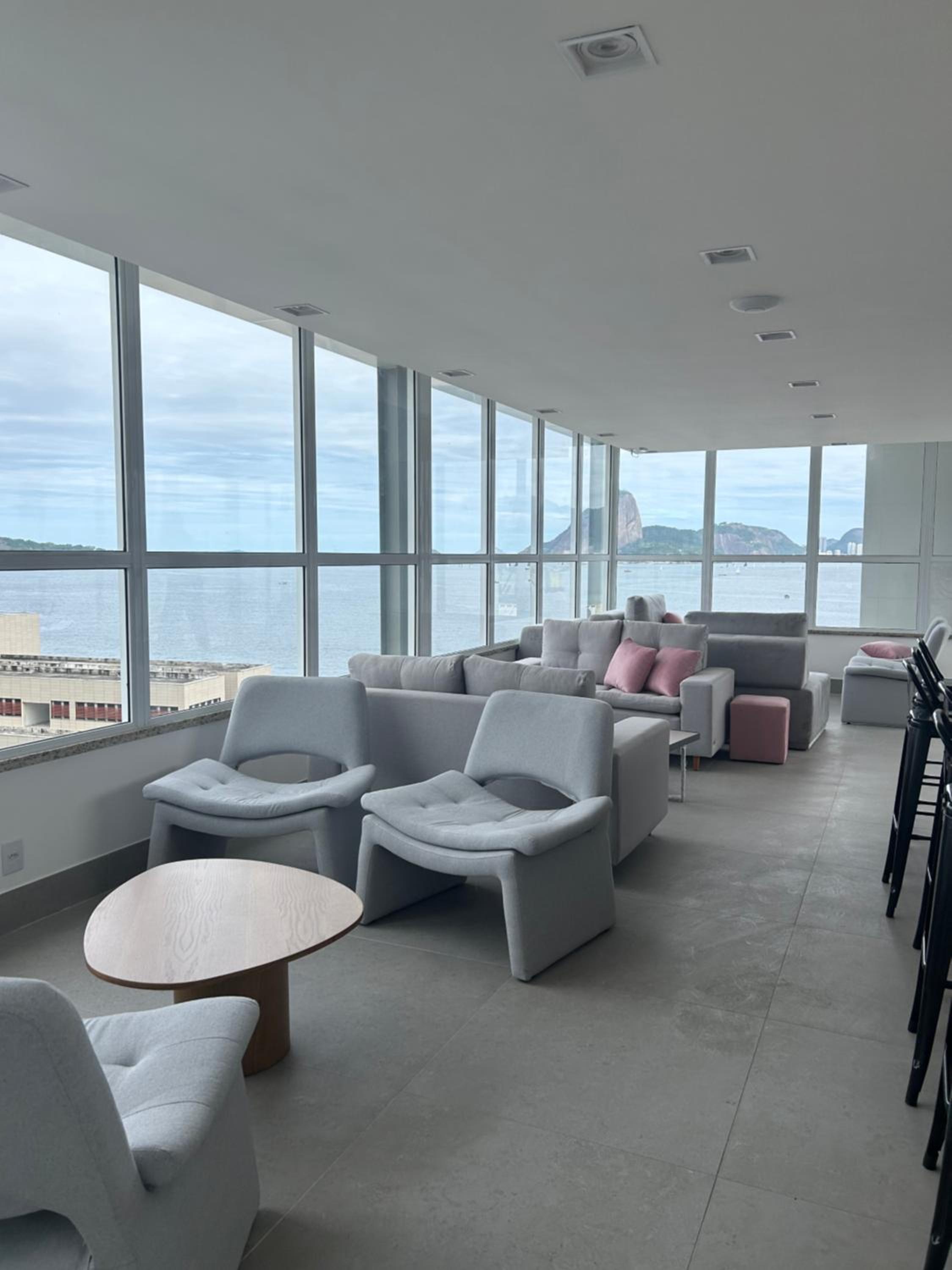Uni Home 113 - COM ESTACIONAMENTO GRATUITO - Studio moderno e novo perto do MAC - Boa Viagem