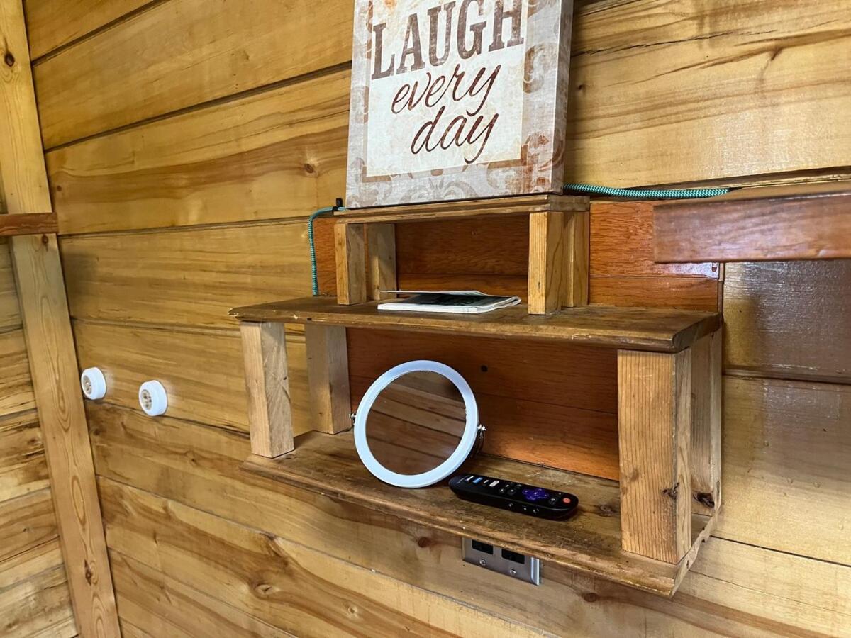 Bass Farm Twin Lakes Couples Dry Cabin