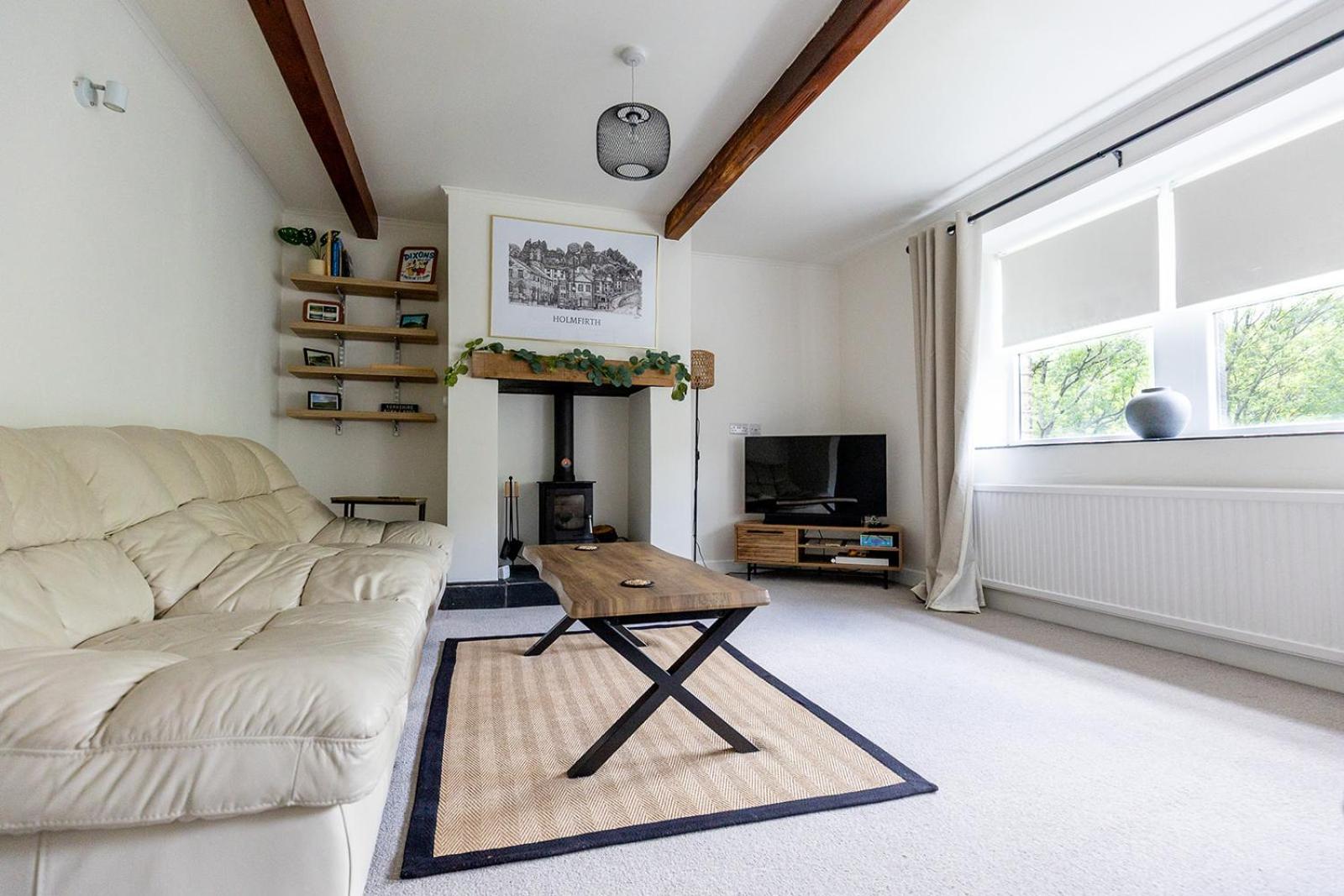 OLD WEAVERS COTTAGE - Charming Historic Weavers Cottage in Holmfirth, West Yorkshire