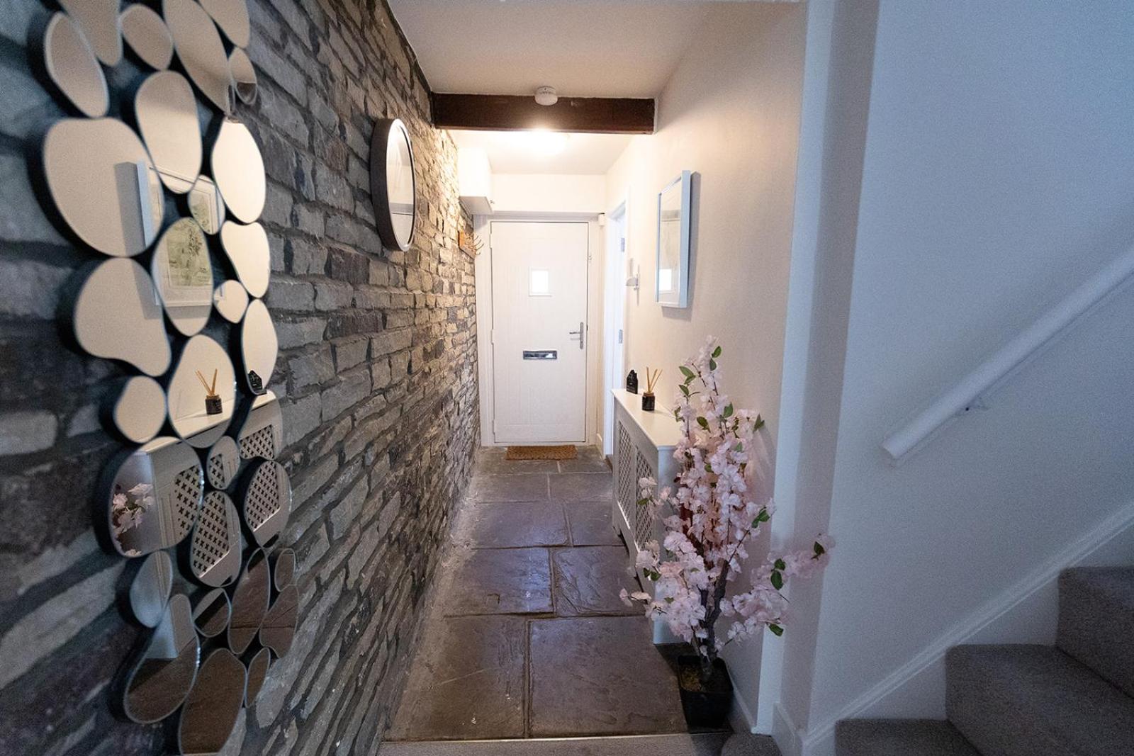OLD WEAVERS COTTAGE - Charming Historic Weavers Cottage in Holmfirth, West Yorkshire