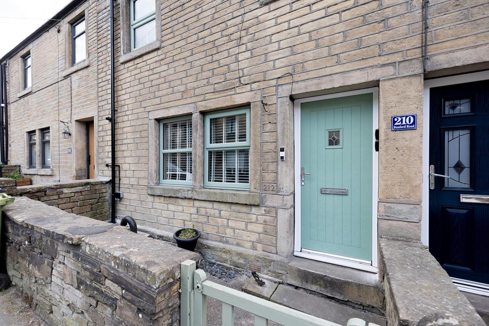 OLD WEAVERS COTTAGE - Charming Historic Weavers Cottage in Holmfirth, West Yorkshire