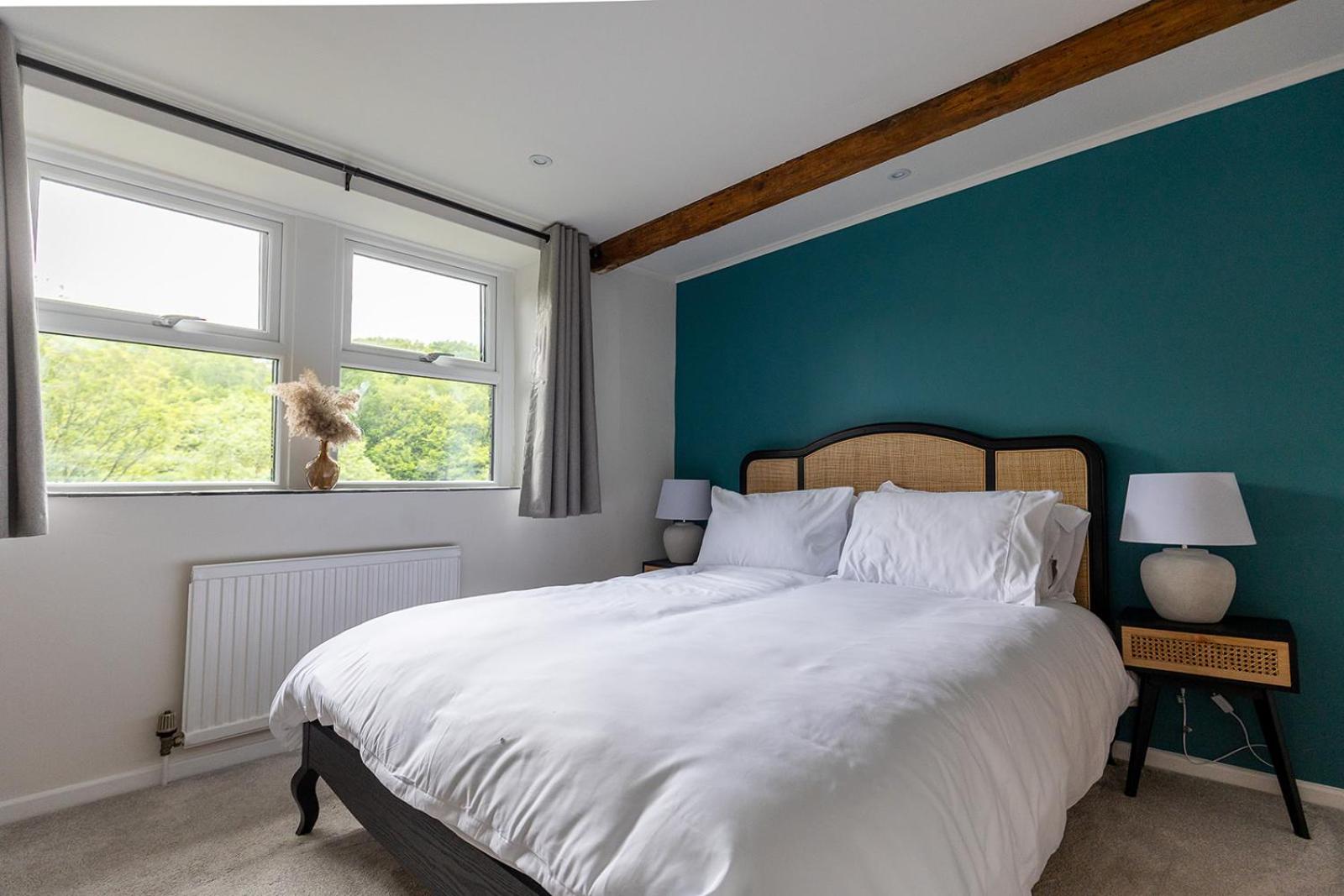 OLD WEAVERS COTTAGE - Charming Historic Weavers Cottage in Holmfirth, West Yorkshire