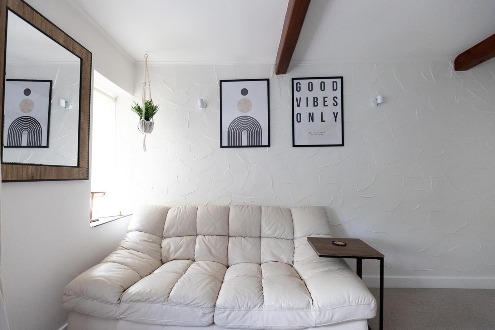 OLD WEAVERS COTTAGE - Charming Historic Weavers Cottage in Holmfirth, West Yorkshire
