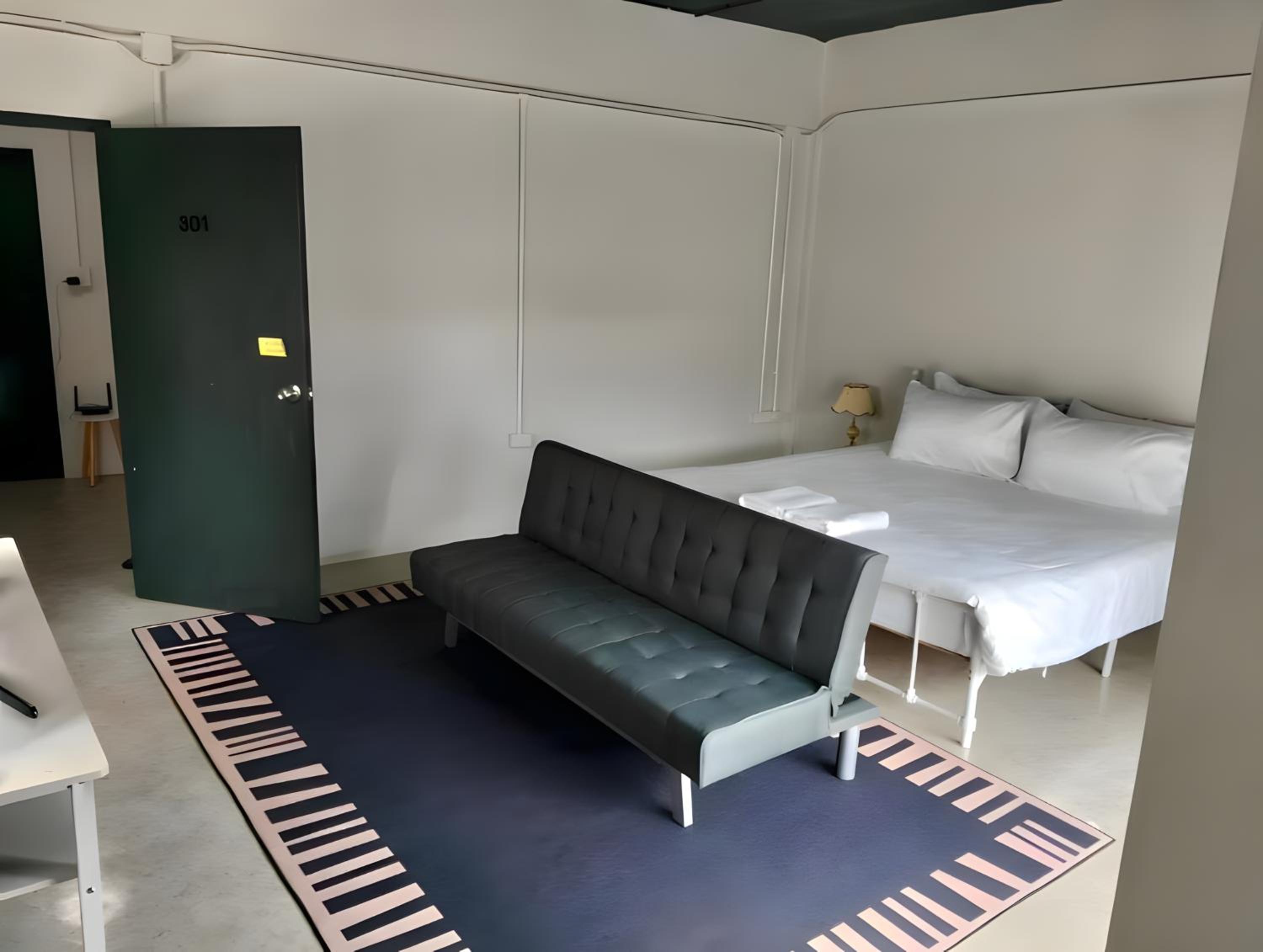 Yellow Place Sukhumvit Soi 2 -เยลโล เพลส สุขุมวิทซอย 2