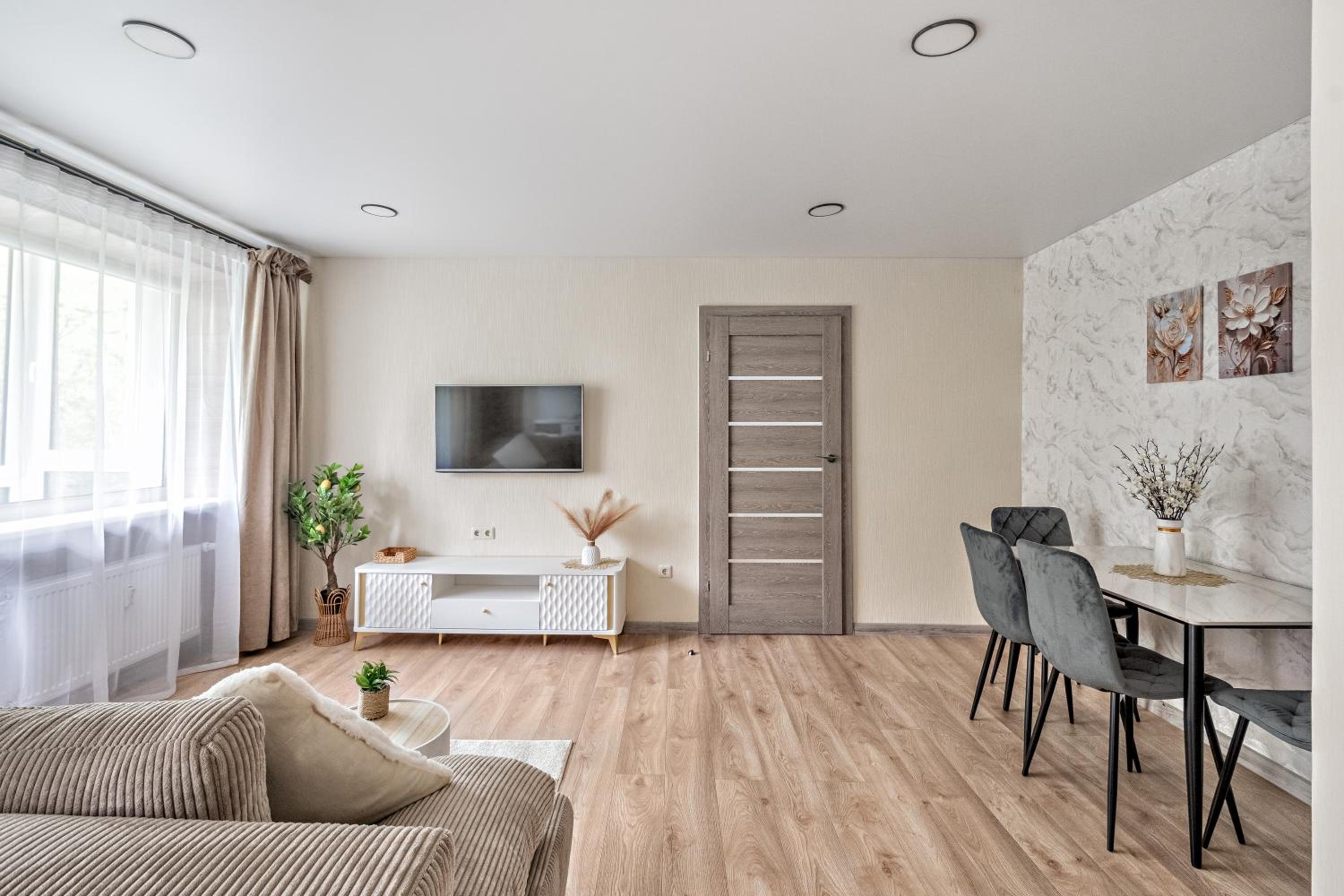 Šviesūs ir Jaukūs Apartamentai su balkonu