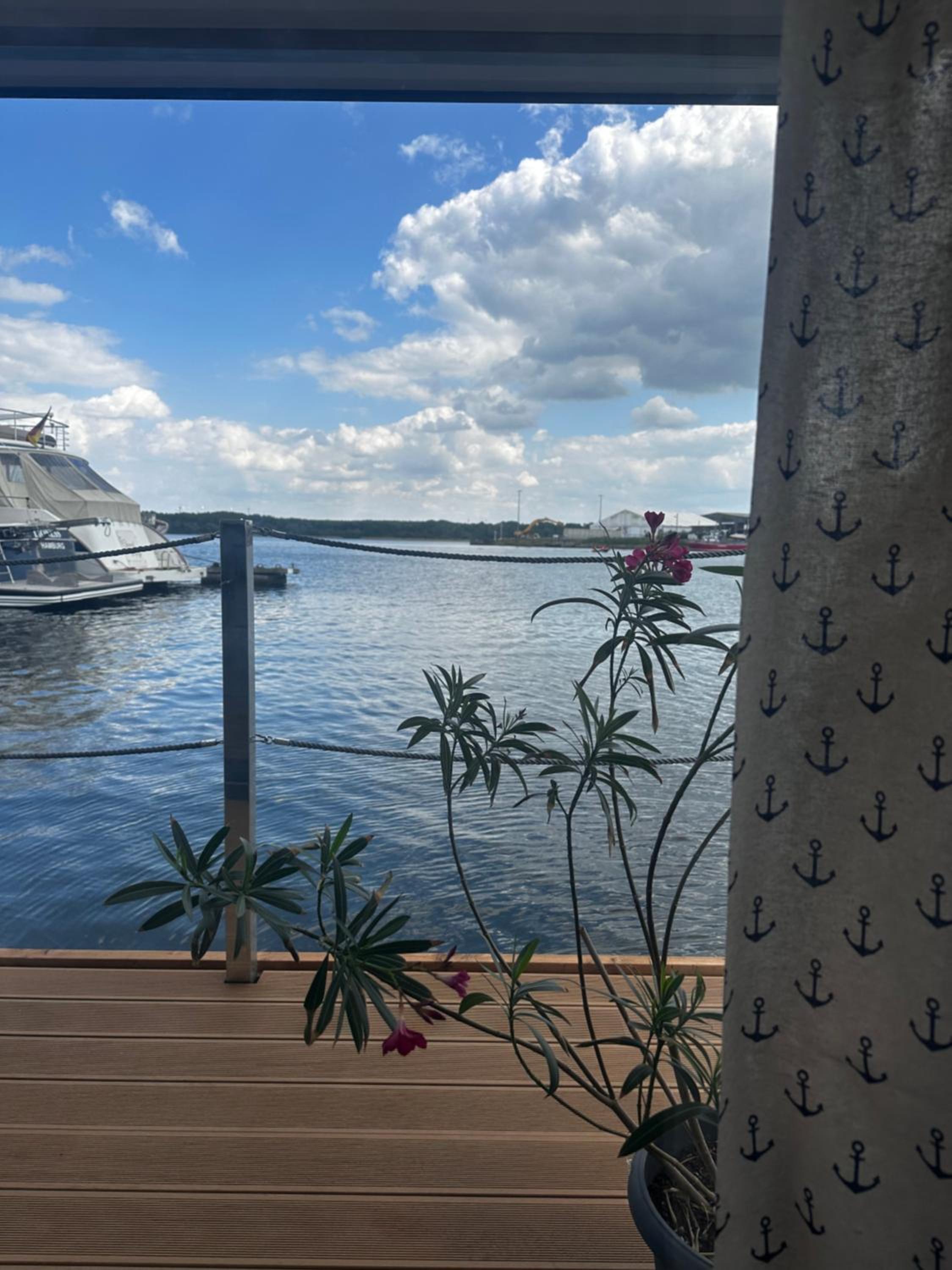 Hausboot Wasservilla