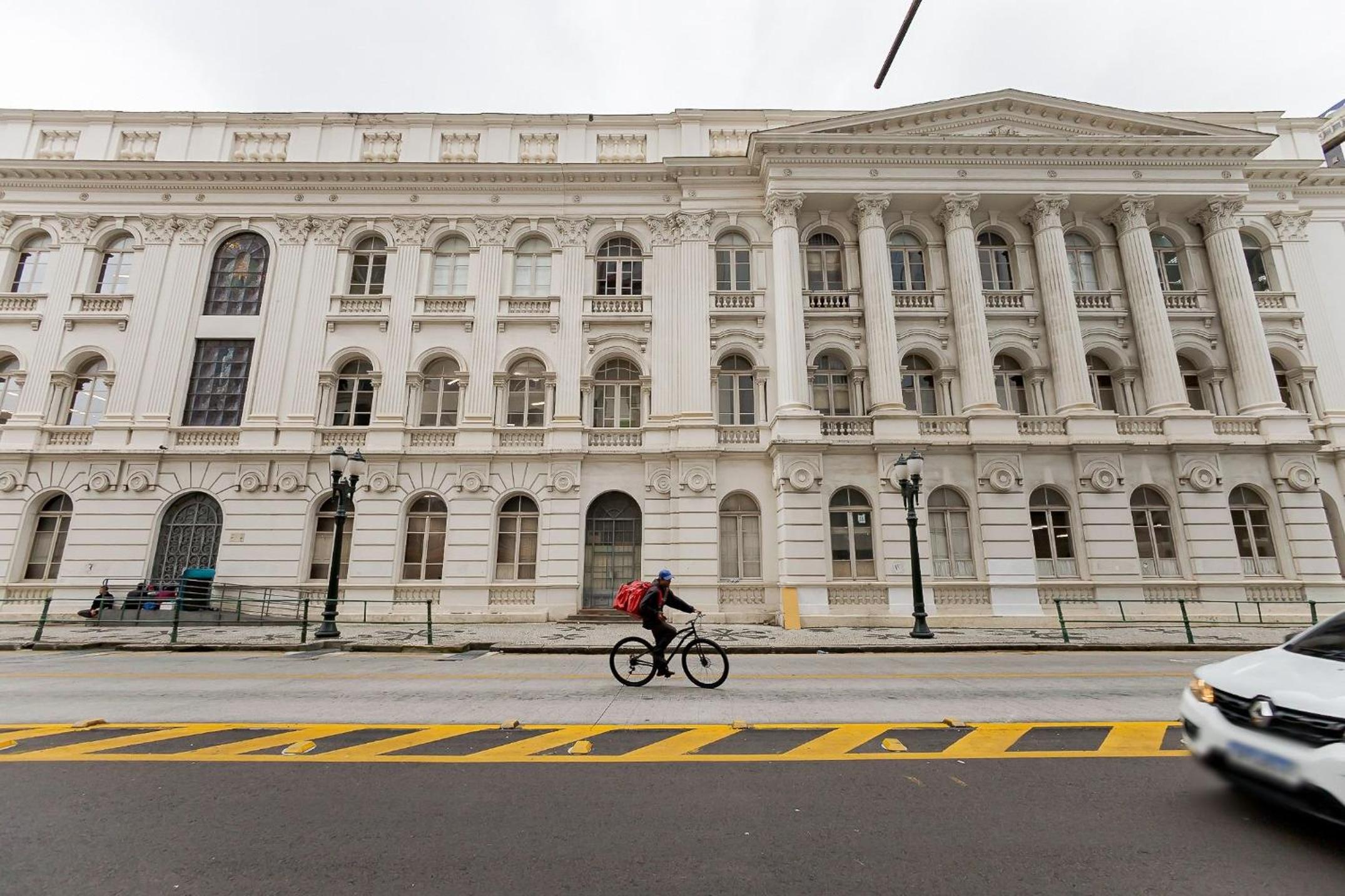 Edifício Ambassador | Centro | Gonzaga Stays