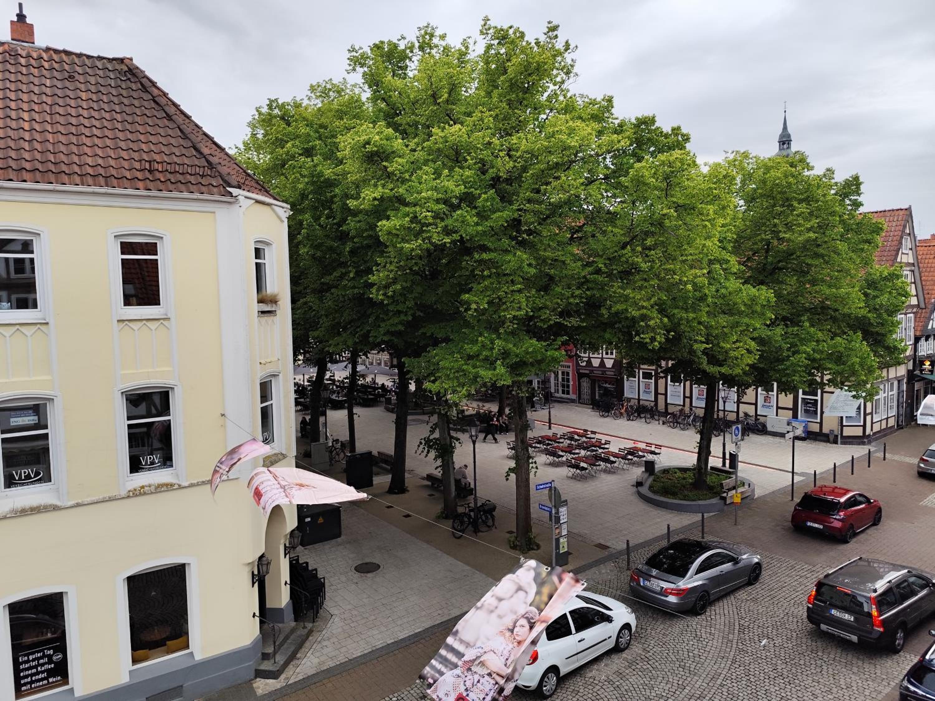 ApartZ - Celle Altstadt - bis 9 Personen Ideal für Familien und Gruppen, 3 SZ, 2 Bäder, Infrarotsauna, inklusive Parkplatz, Dachterrasse