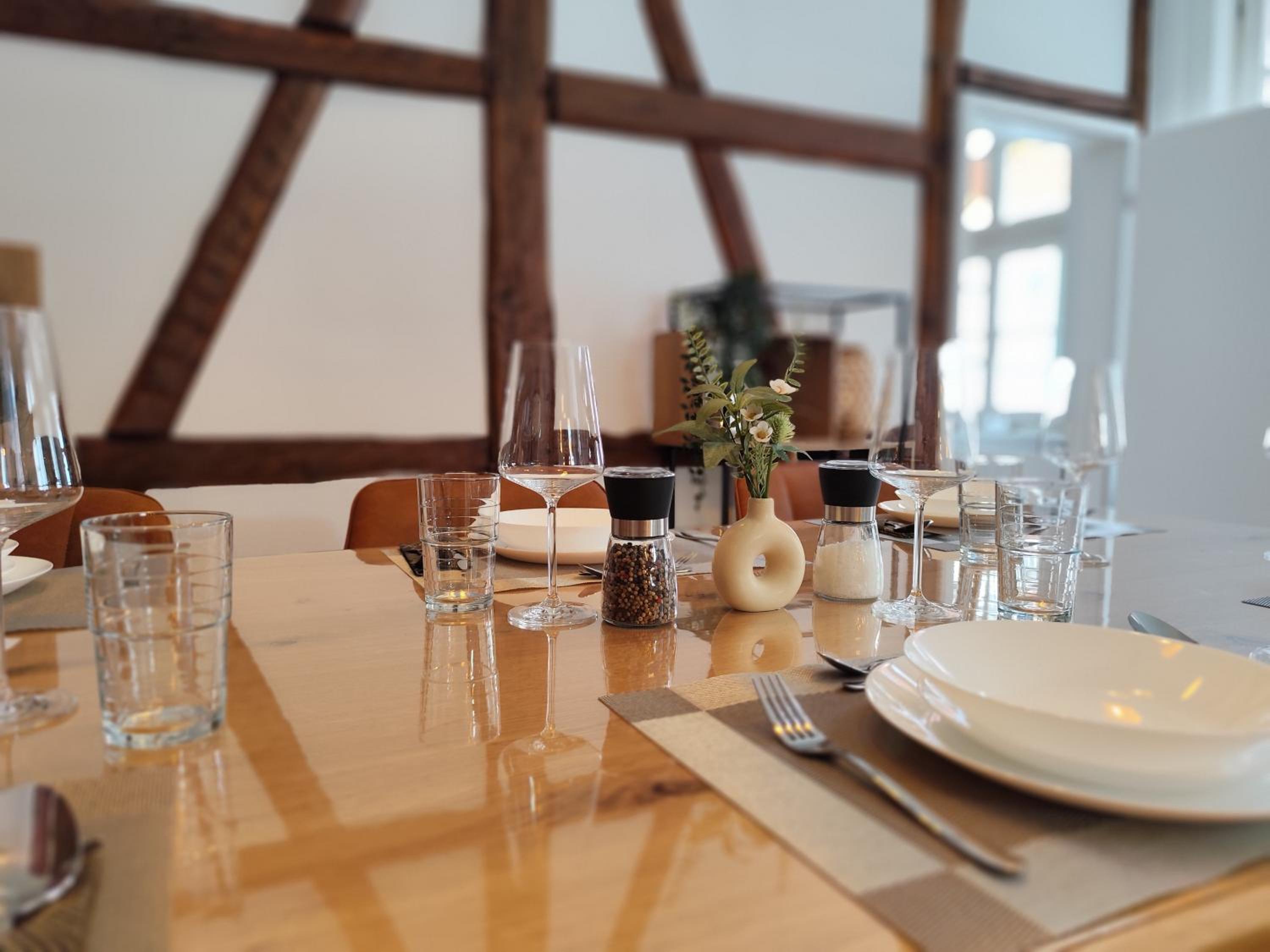 ApartZ - Celle Altstadt - bis 9 Personen Ideal für Familien und Gruppen, 3 SZ, 2 Bäder, Infrarotsauna, inklusive Parkplatz, Dachterrasse