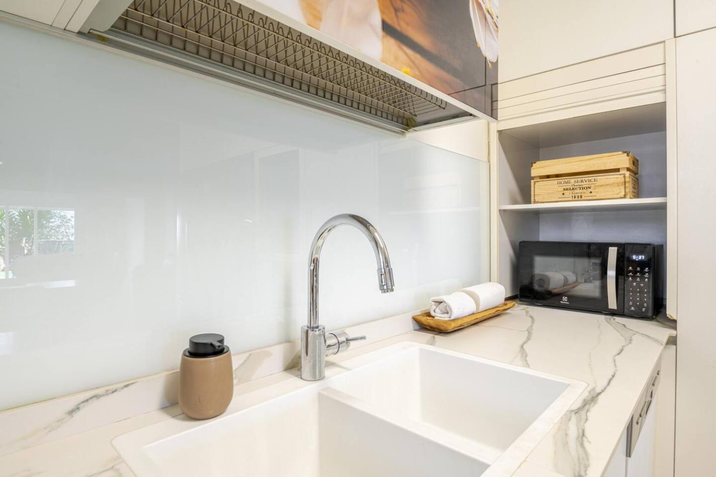 GW002 MAMAD Gugel Waves Amazing Seaview & Garden Family Apartments