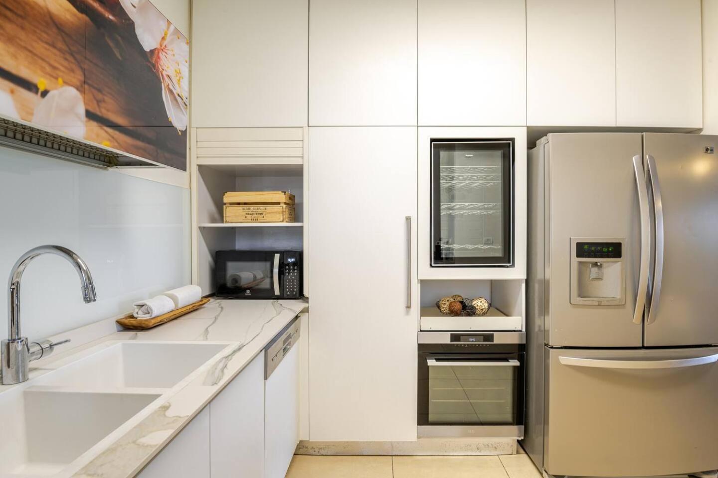 GW002 MAMAD Gugel Waves Amazing Seaview & Garden Family Apartments