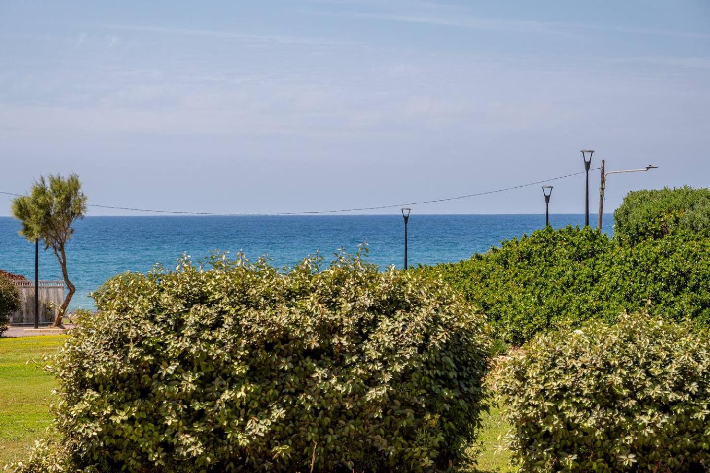 GW002 MAMAD Gugel Waves Amazing Seaview & Garden Family Apartments