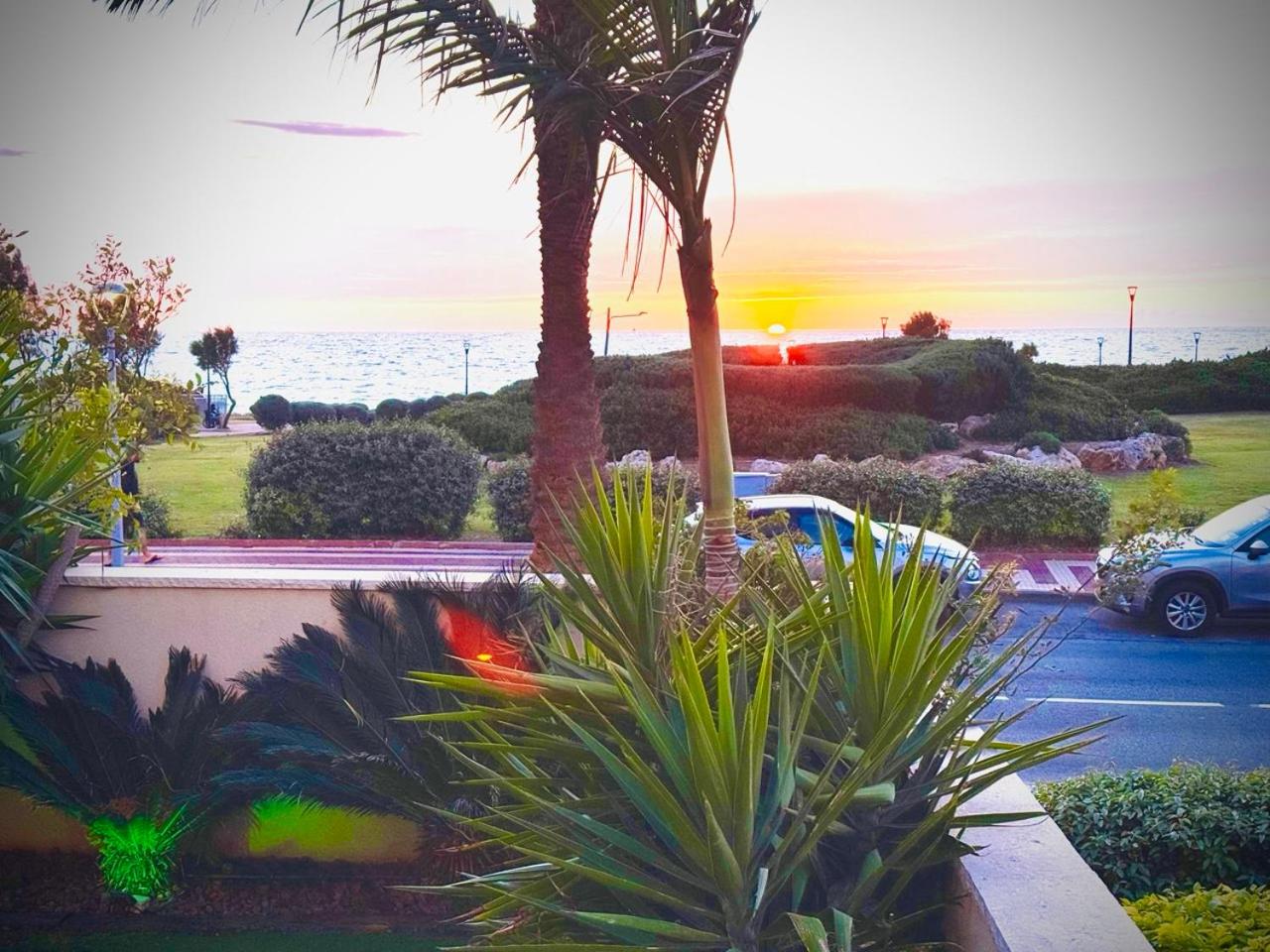 GW002 MAMAD Gugel Waves Amazing Seaview & Garden Family Apartments