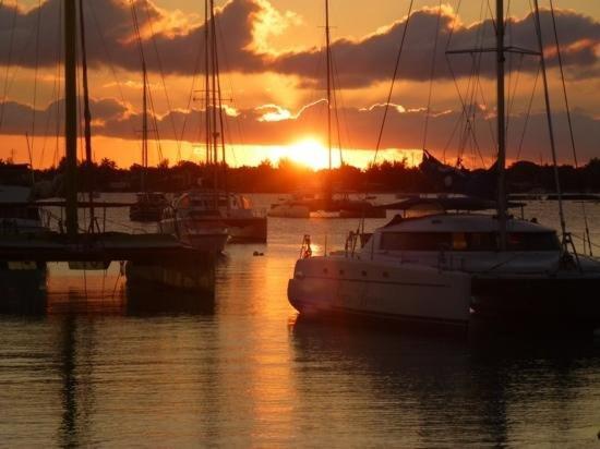 Sun Kiss Retreat