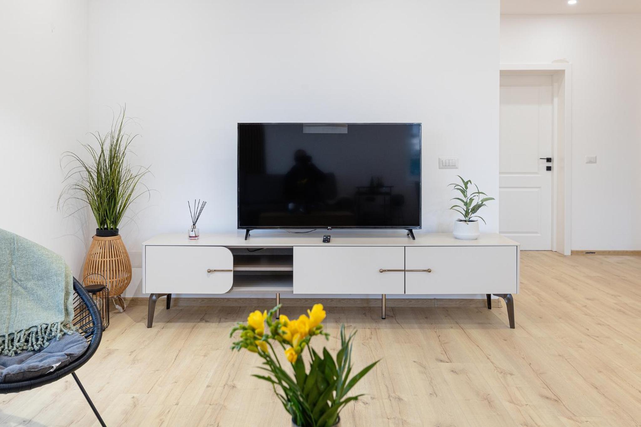 Amavi Homes With Garden