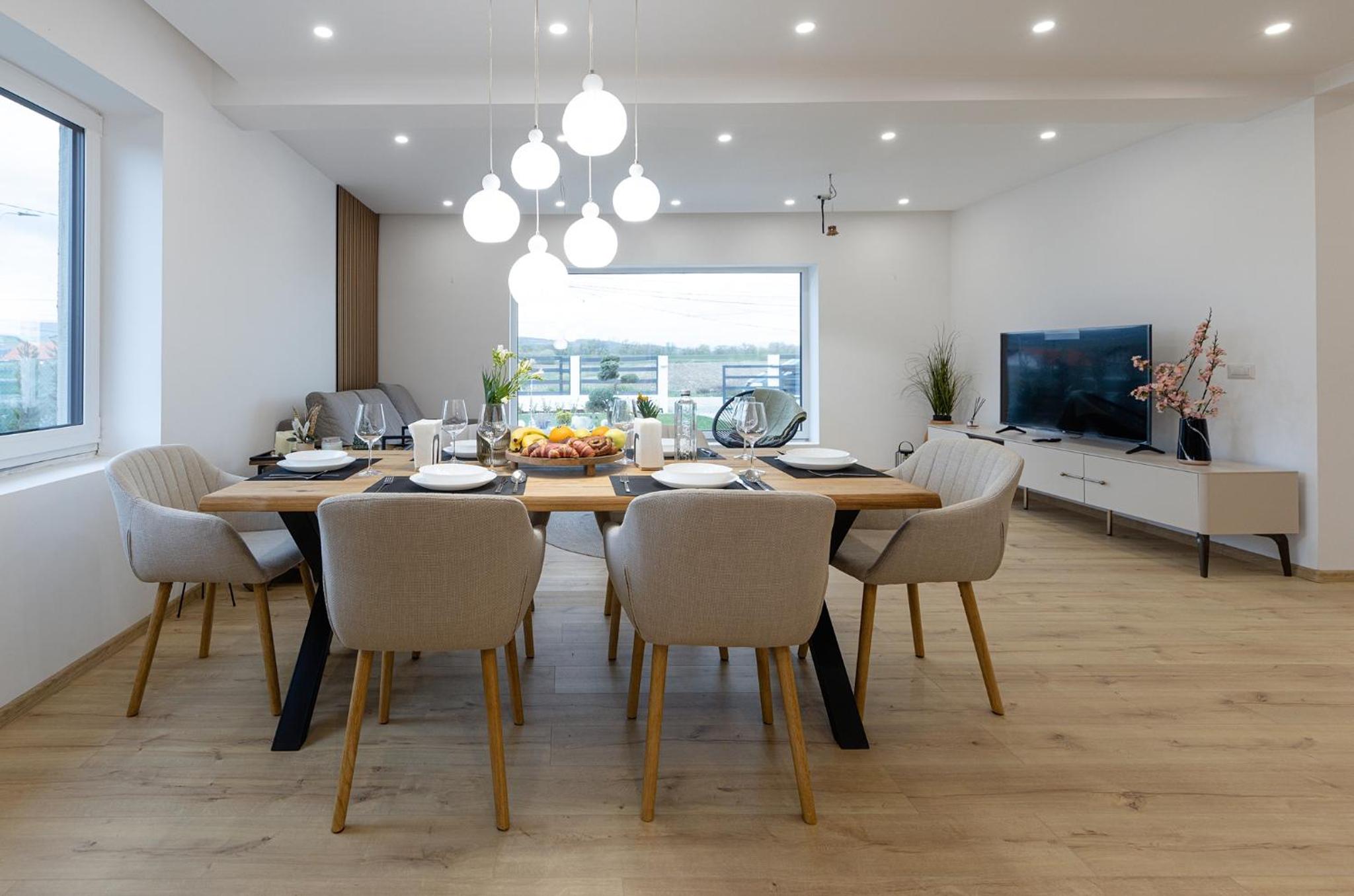 Amavi Homes With Garden