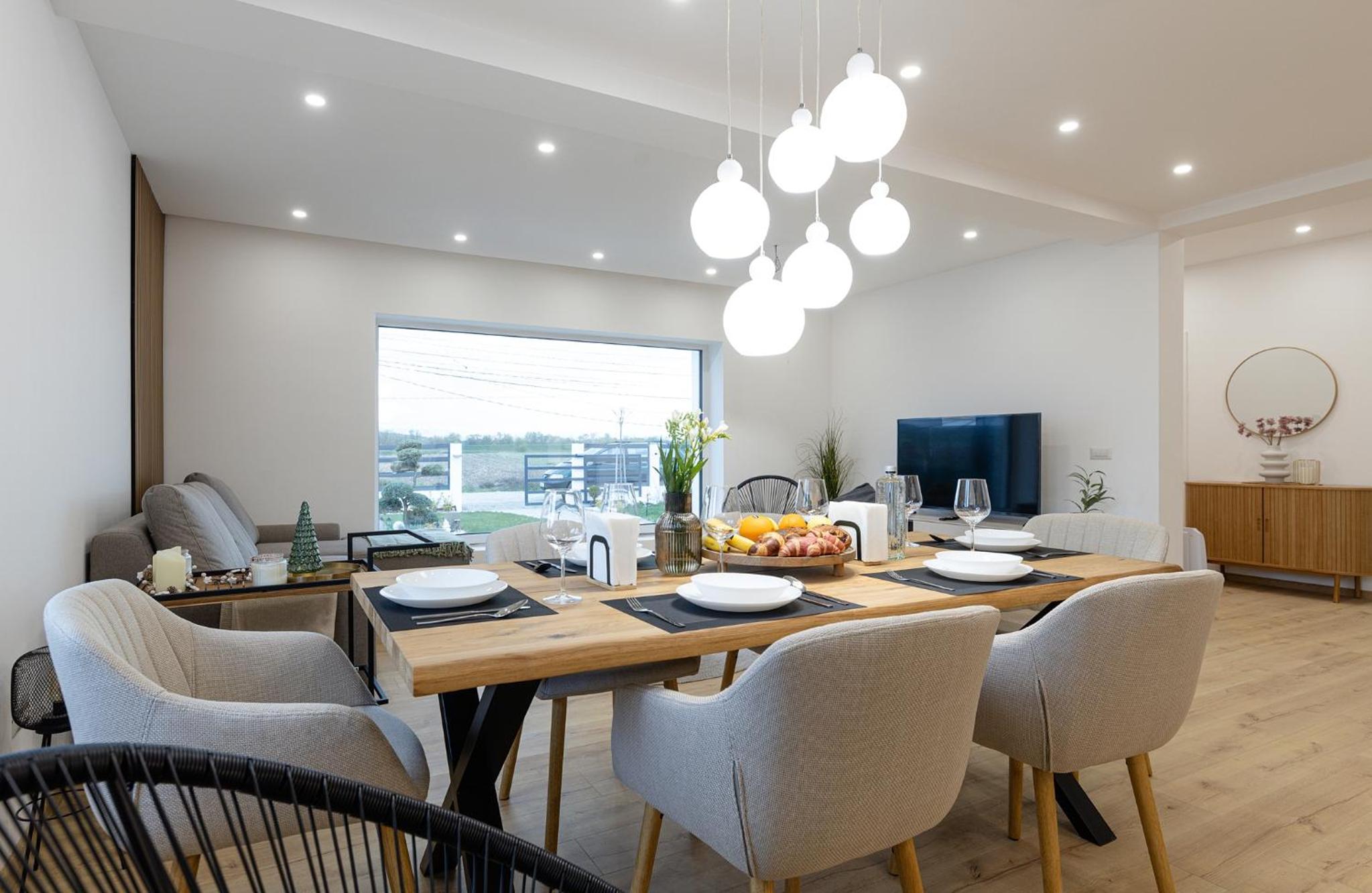 Amavi Homes With Garden