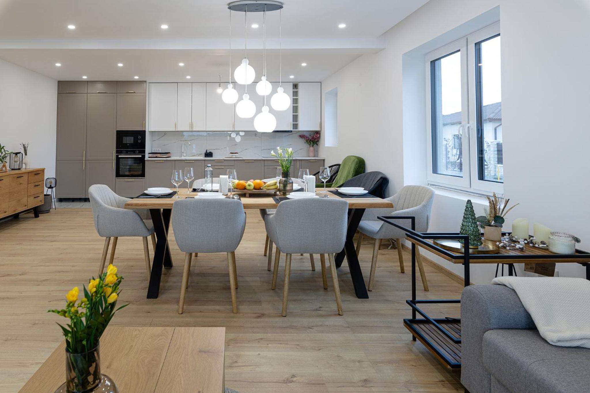 Amavi Homes With Garden