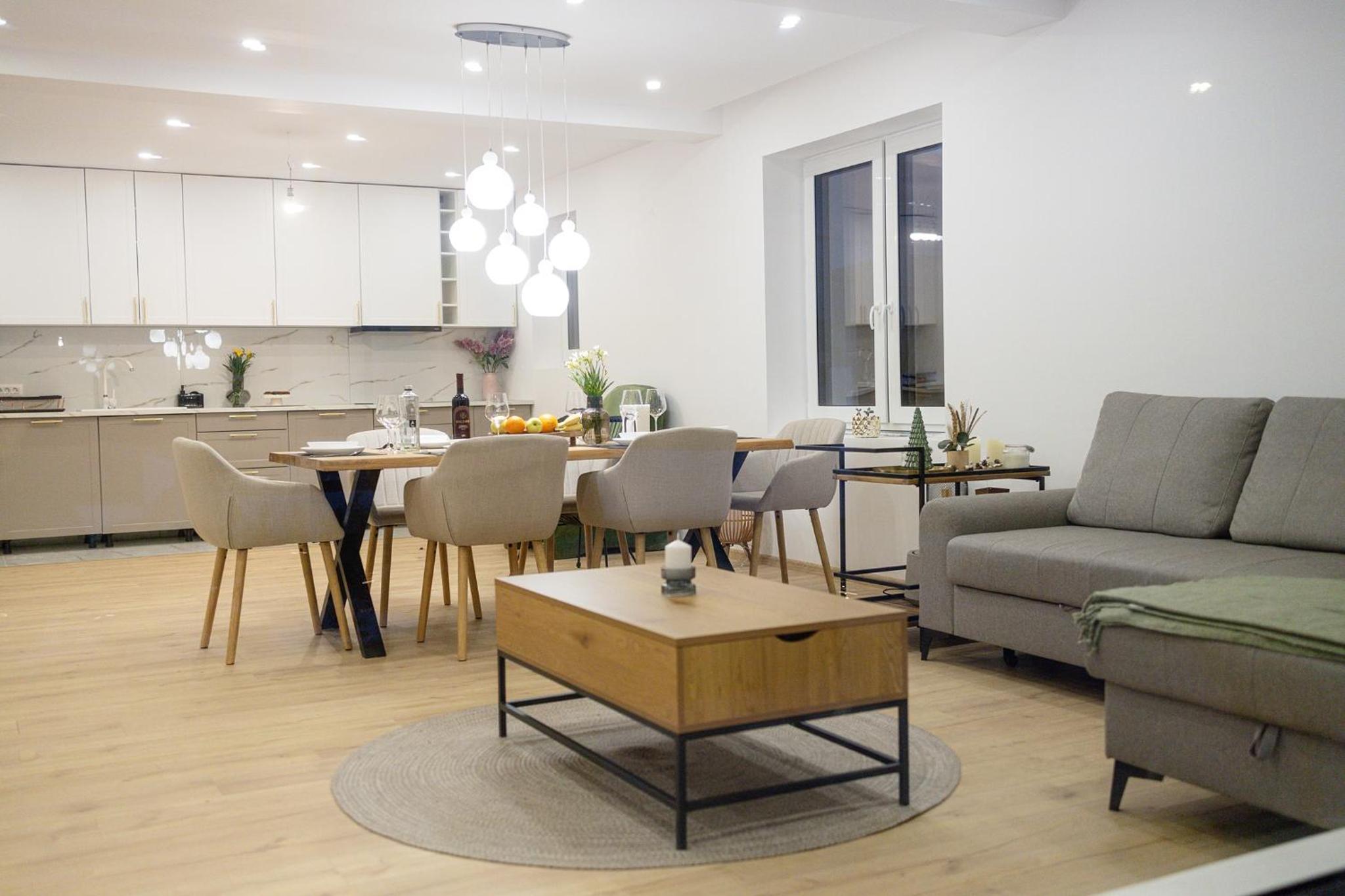 Amavi Homes With Garden