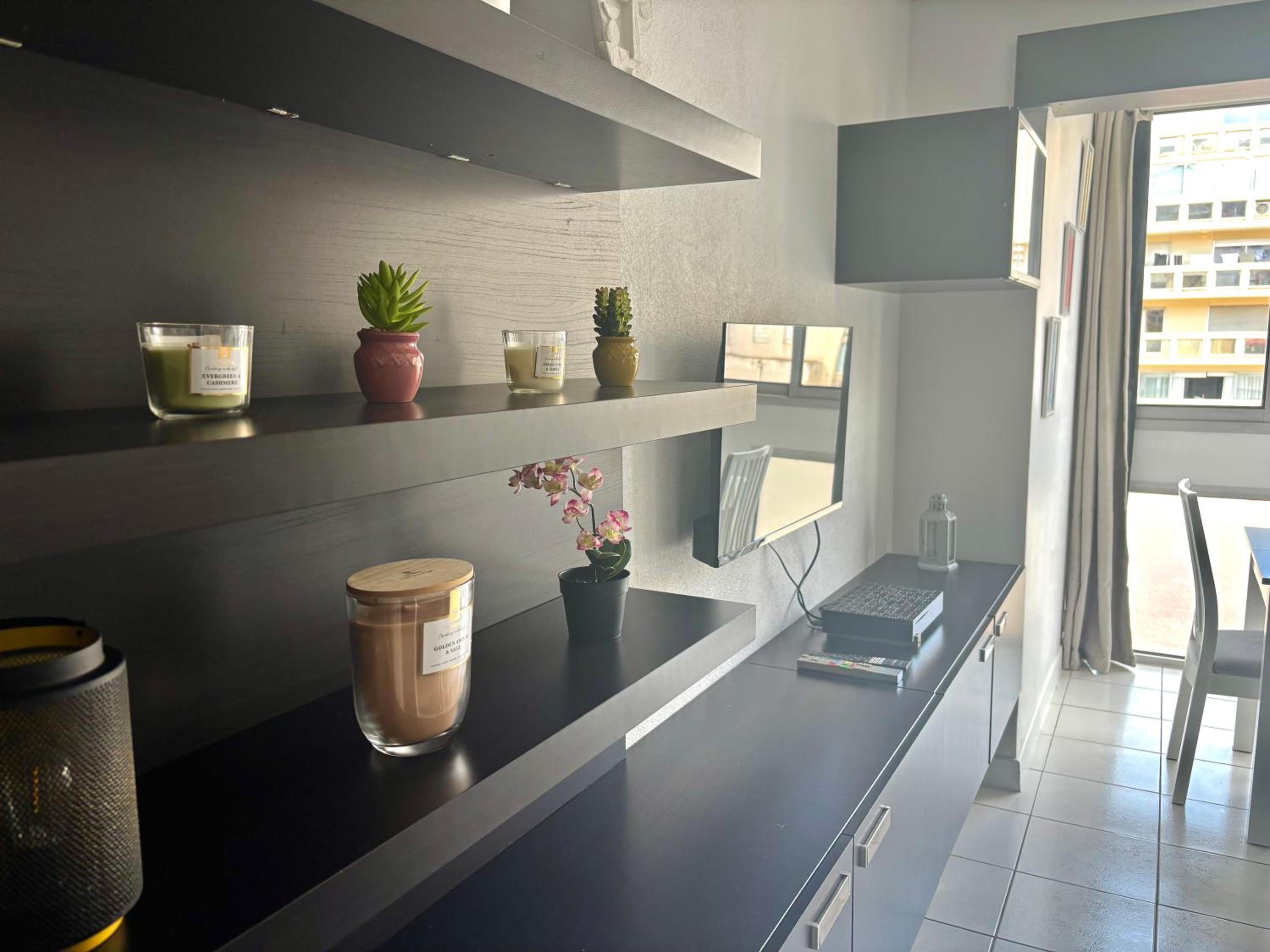L'Azur, T2 - Parking gratuit - Central - confort Cosy