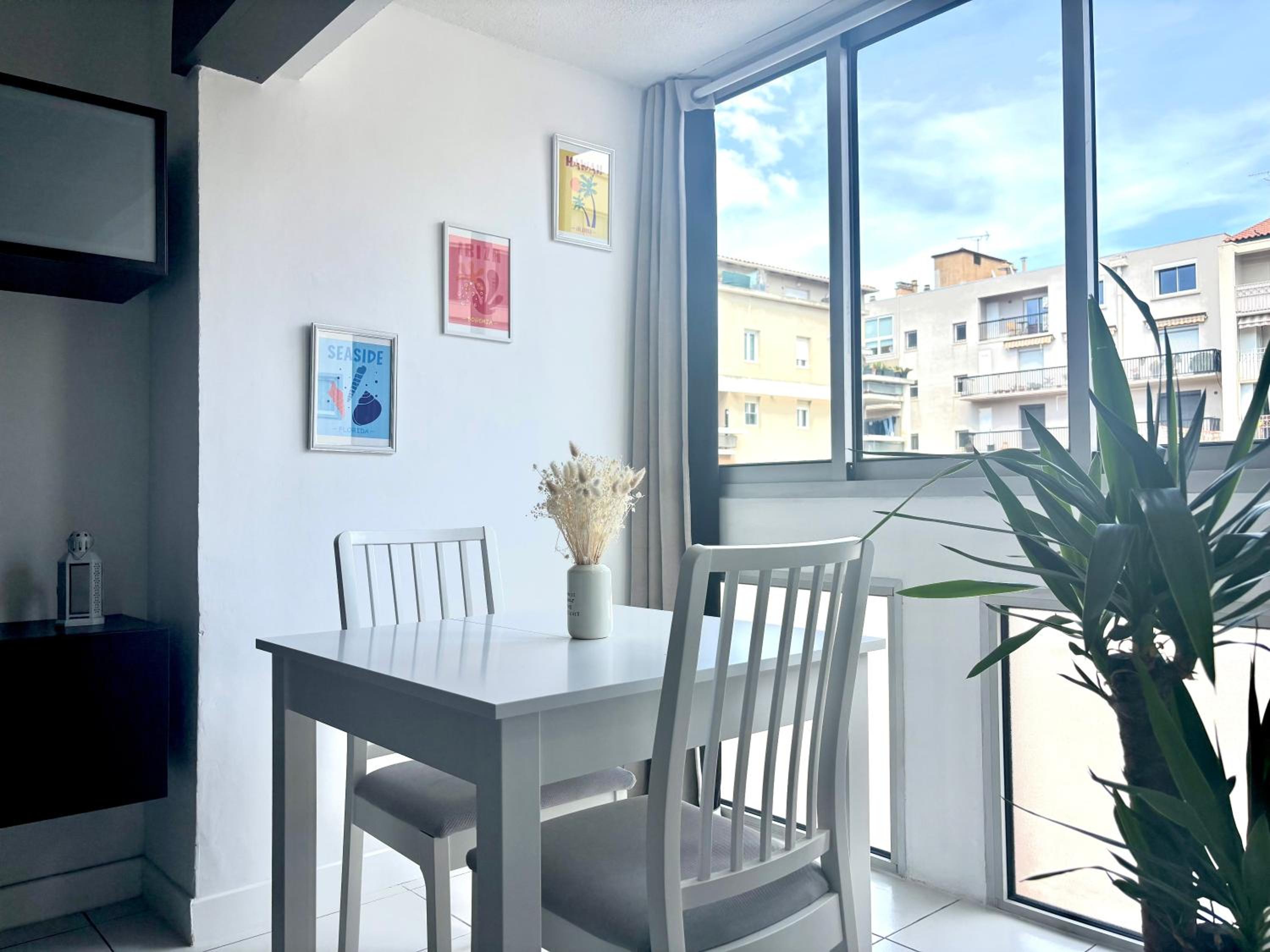 L'Azur, T2 - Parking gratuit - Central - confort Cosy