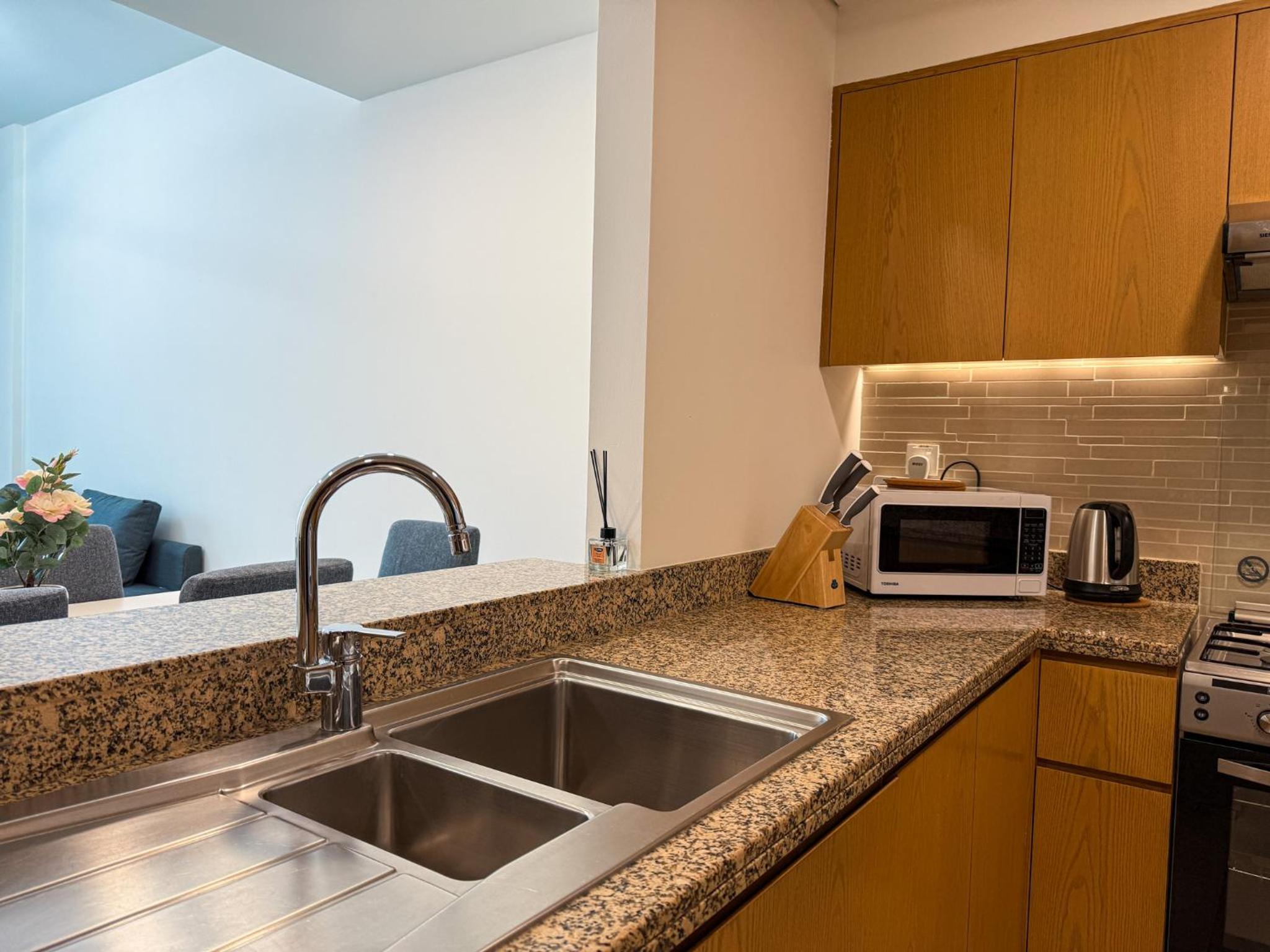 Luxury 2bdr apartment with Burj views & resort amenities