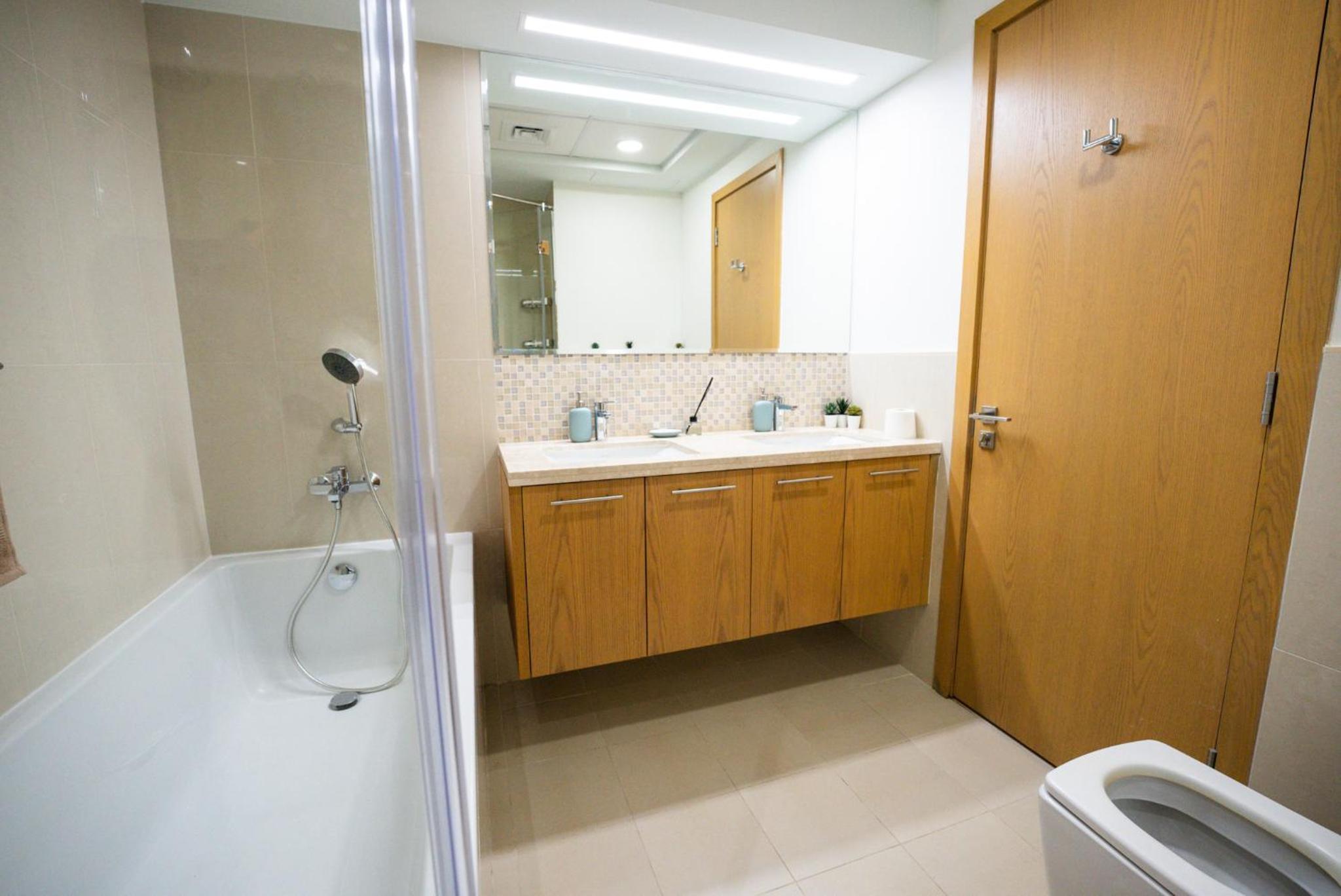 Luxury 2bdr apartment with Burj views & resort amenities