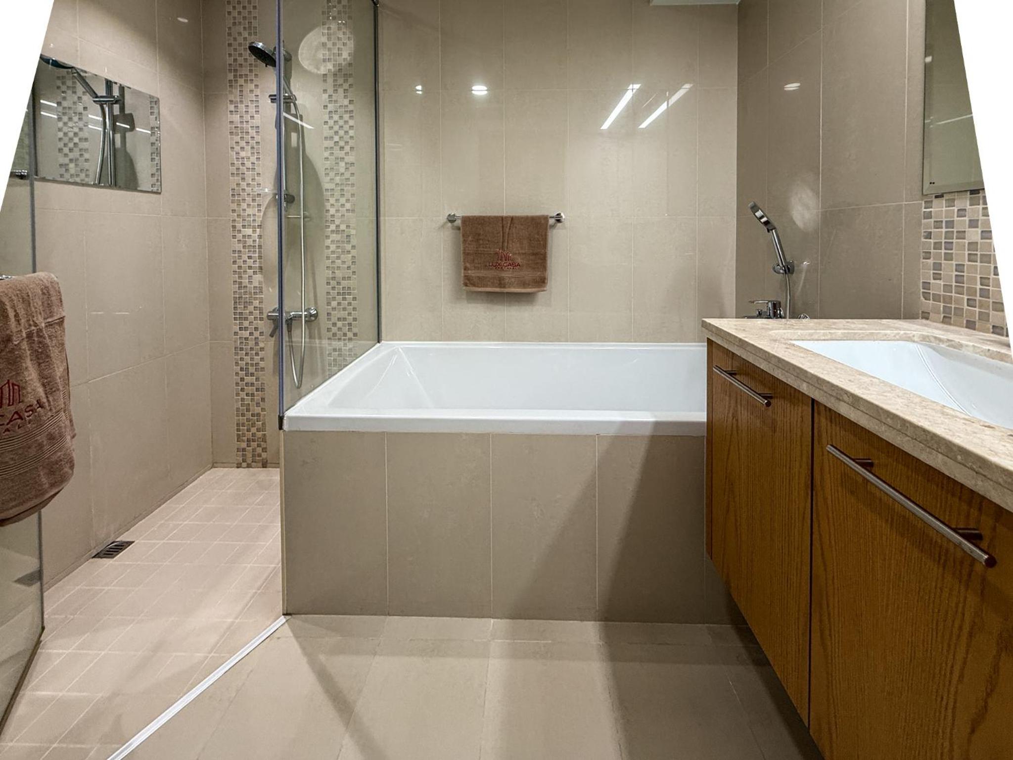 Luxury 2bdr apartment with Burj views & resort amenities
