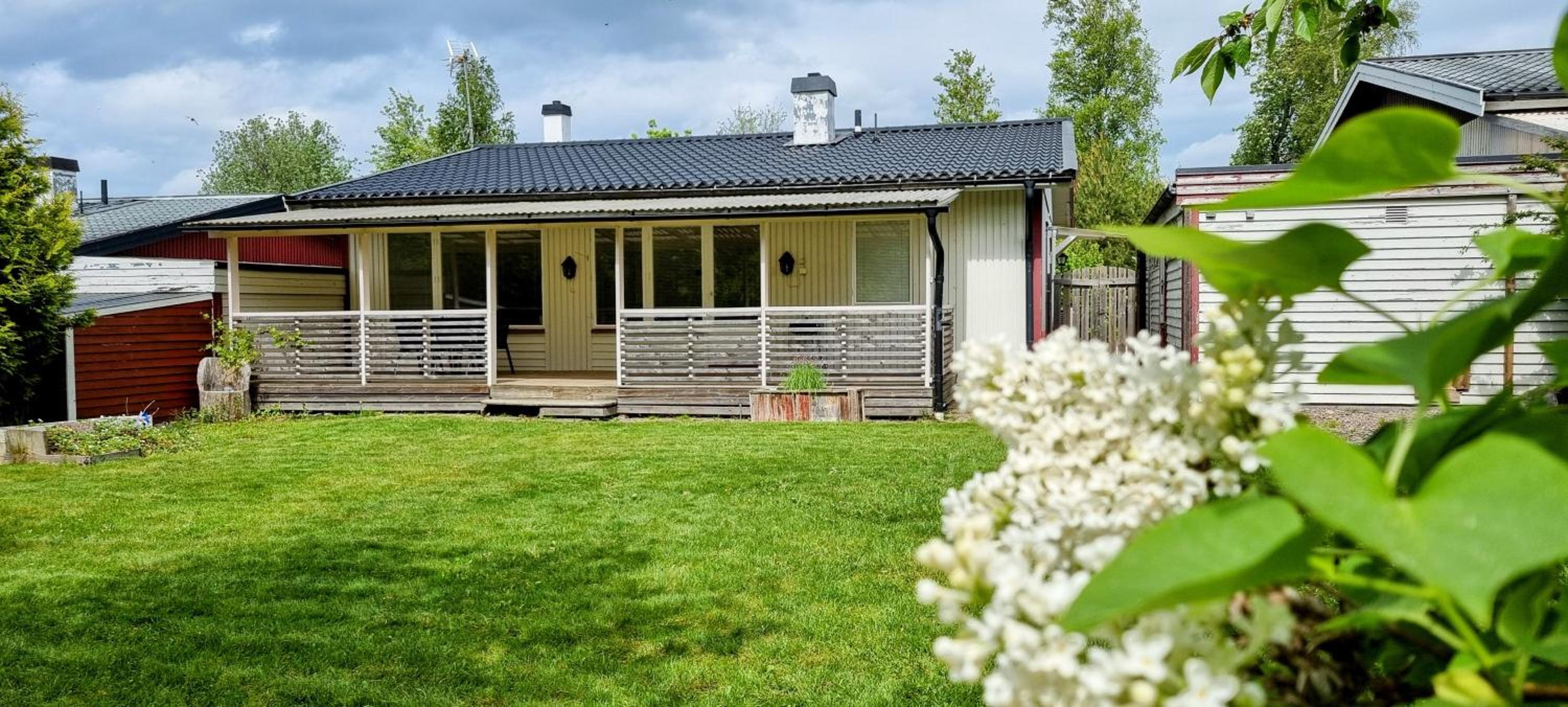 200m to Sweden's Largest Lake - 3BR House & BBQ