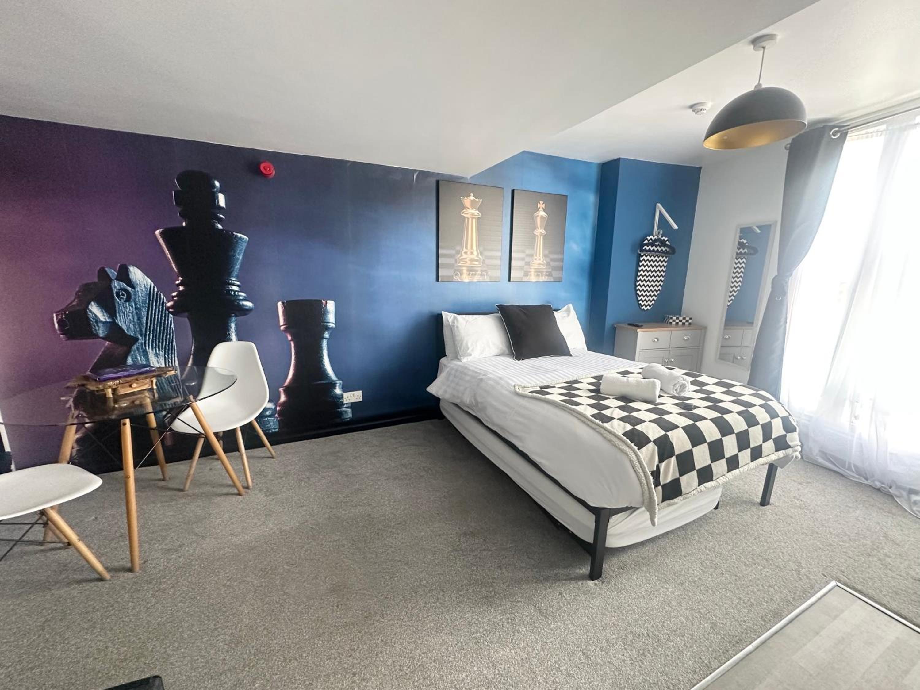 The Board Games Apartments - Brought to you by Coastline Retreats - Themed town centre apartments ALL WITH LUXURY 2 PERSON JACUZZI BATHS - 5 mins walk to t