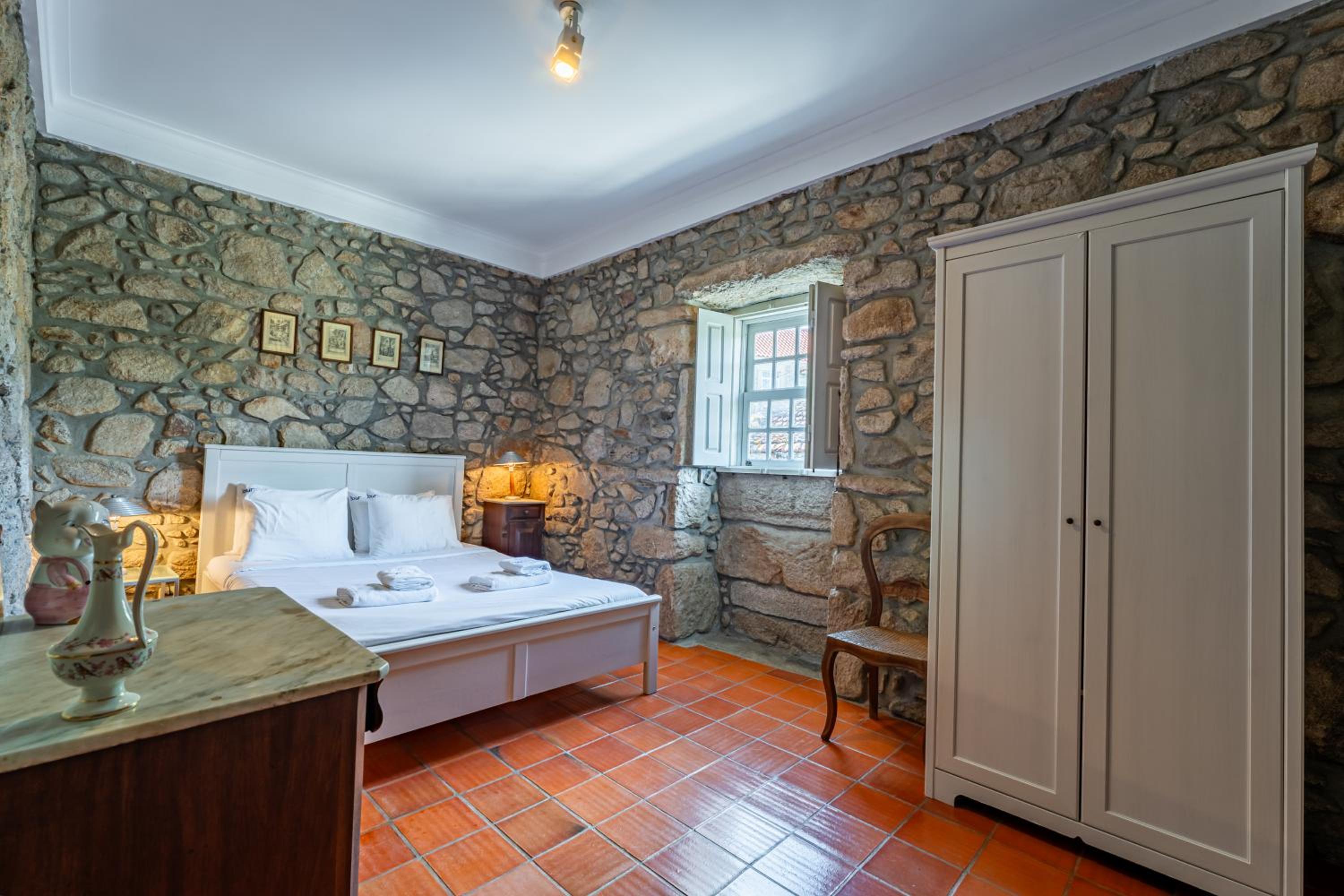 Casa das Pintoras Garden and Pool