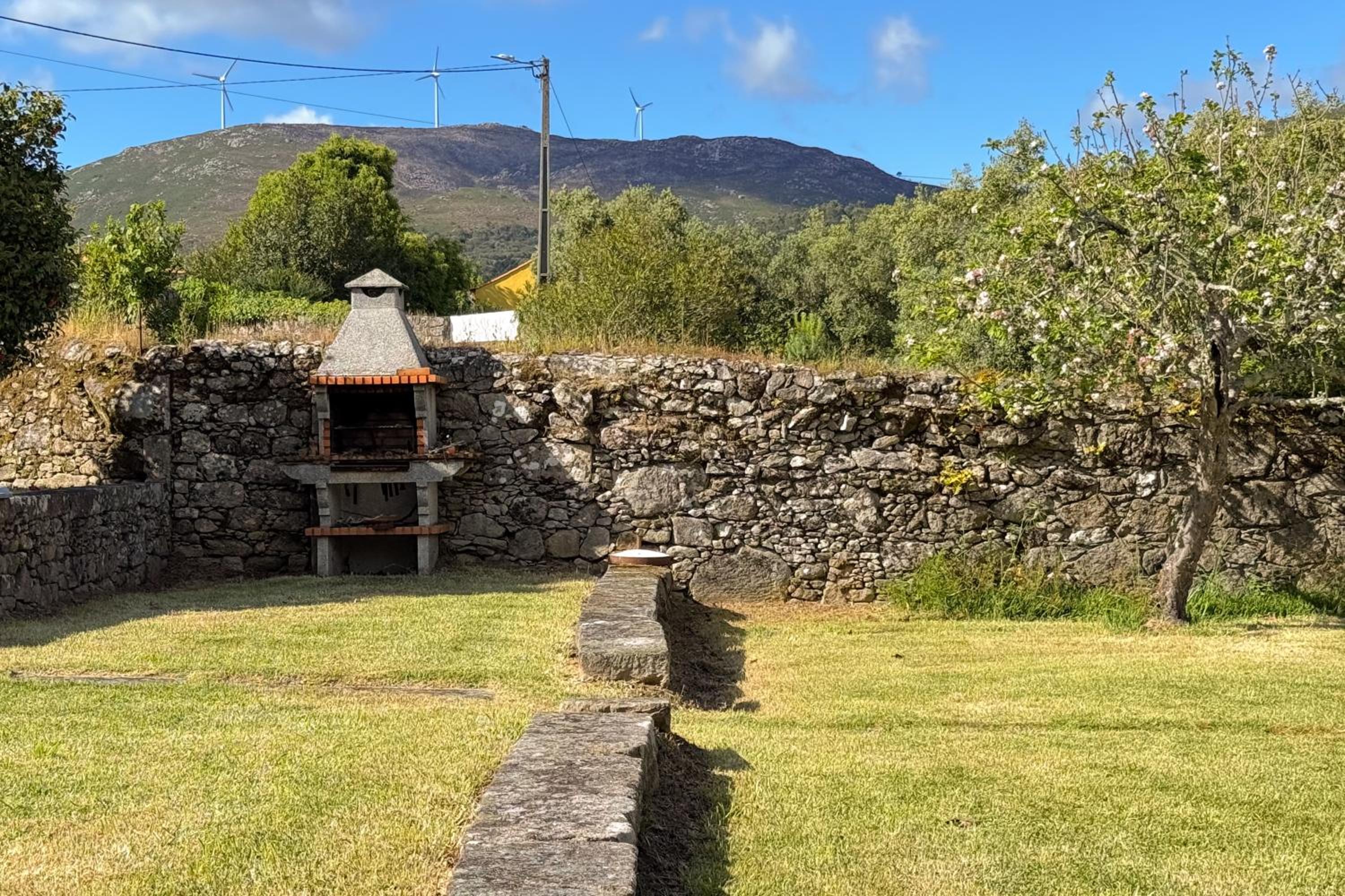 Casa das Pintoras Garden and Pool