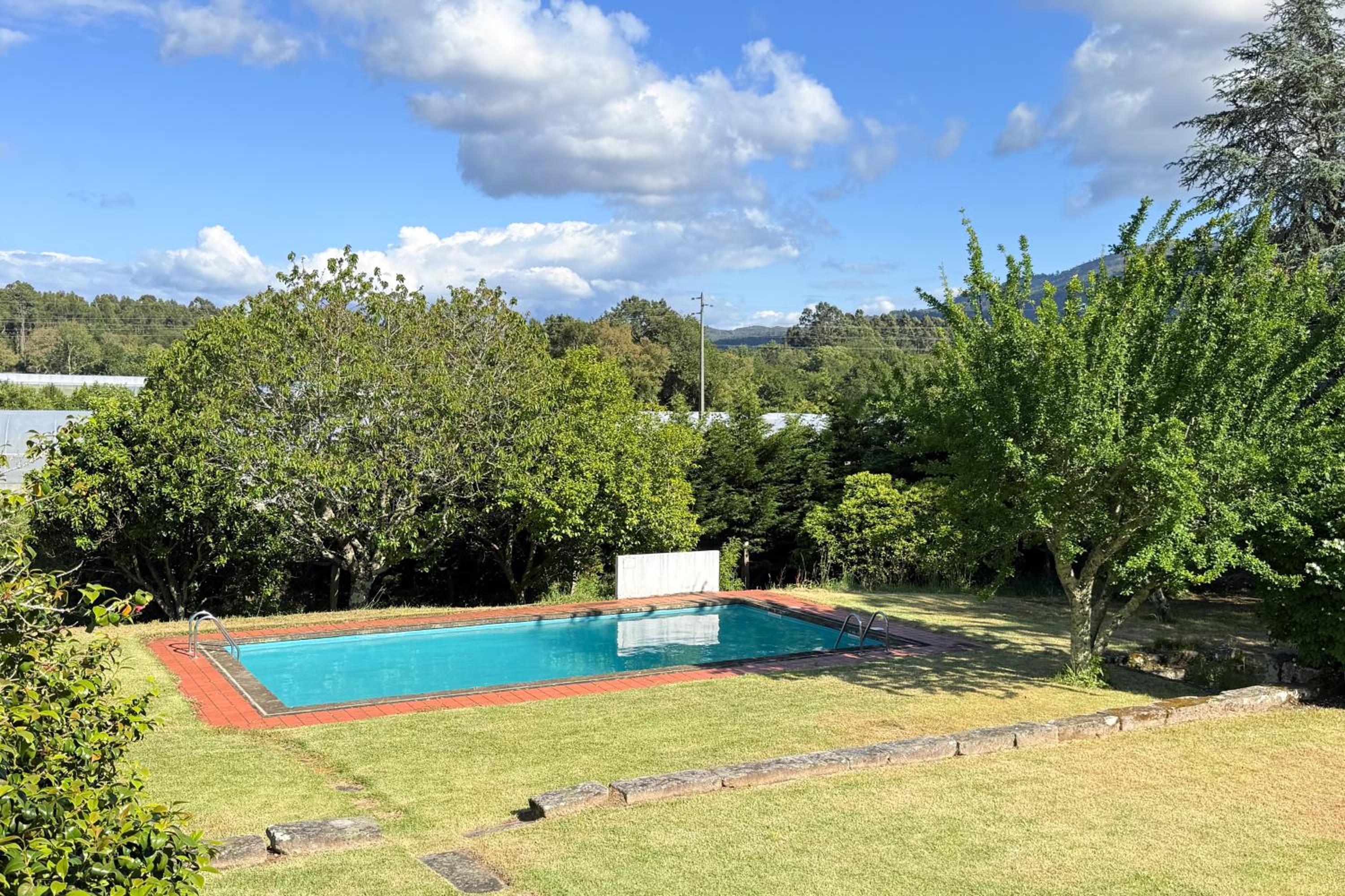 Casa das Pintoras Garden and Pool