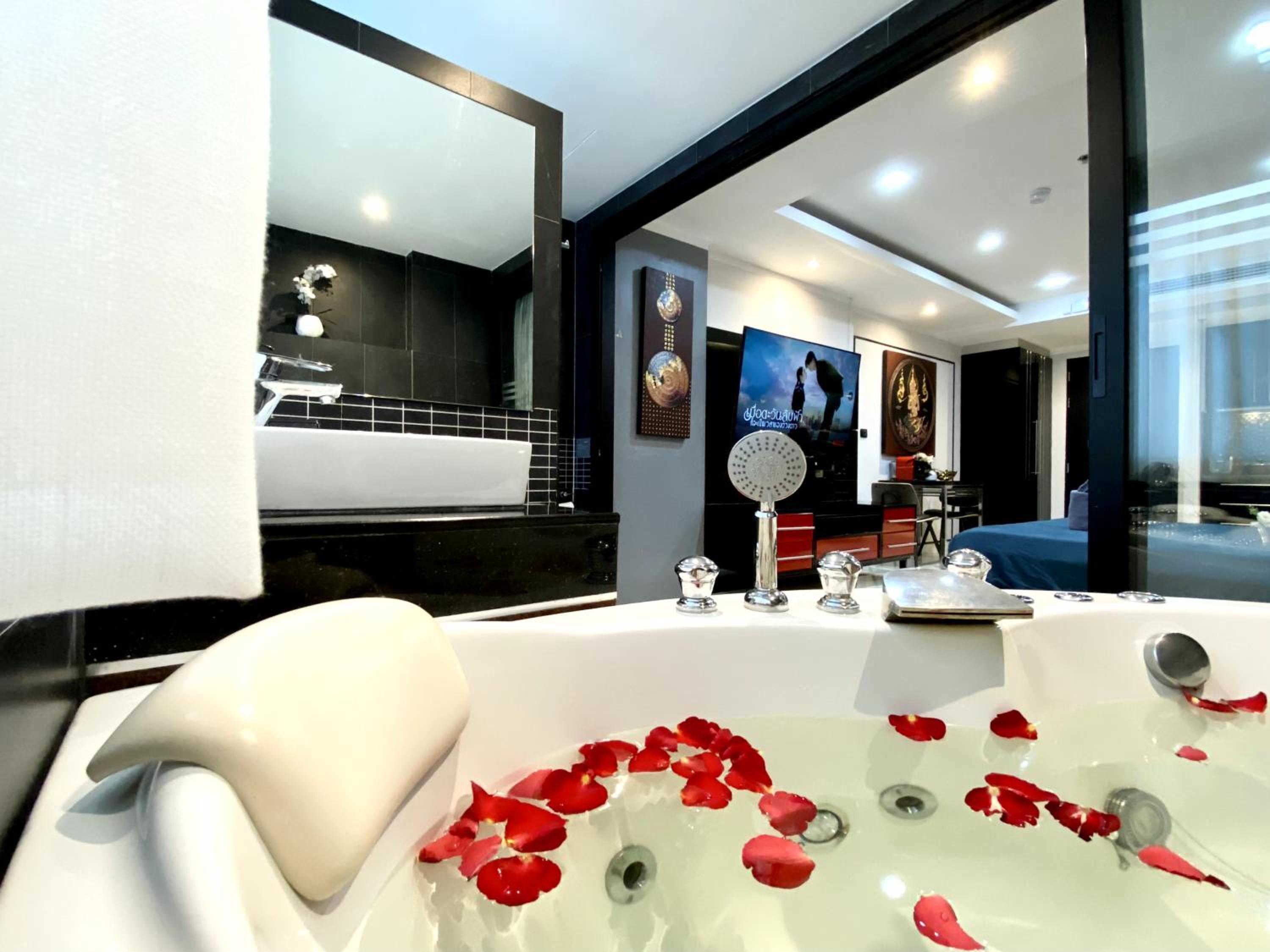 Patong - Studio Condo - Absolute Bangla Unit