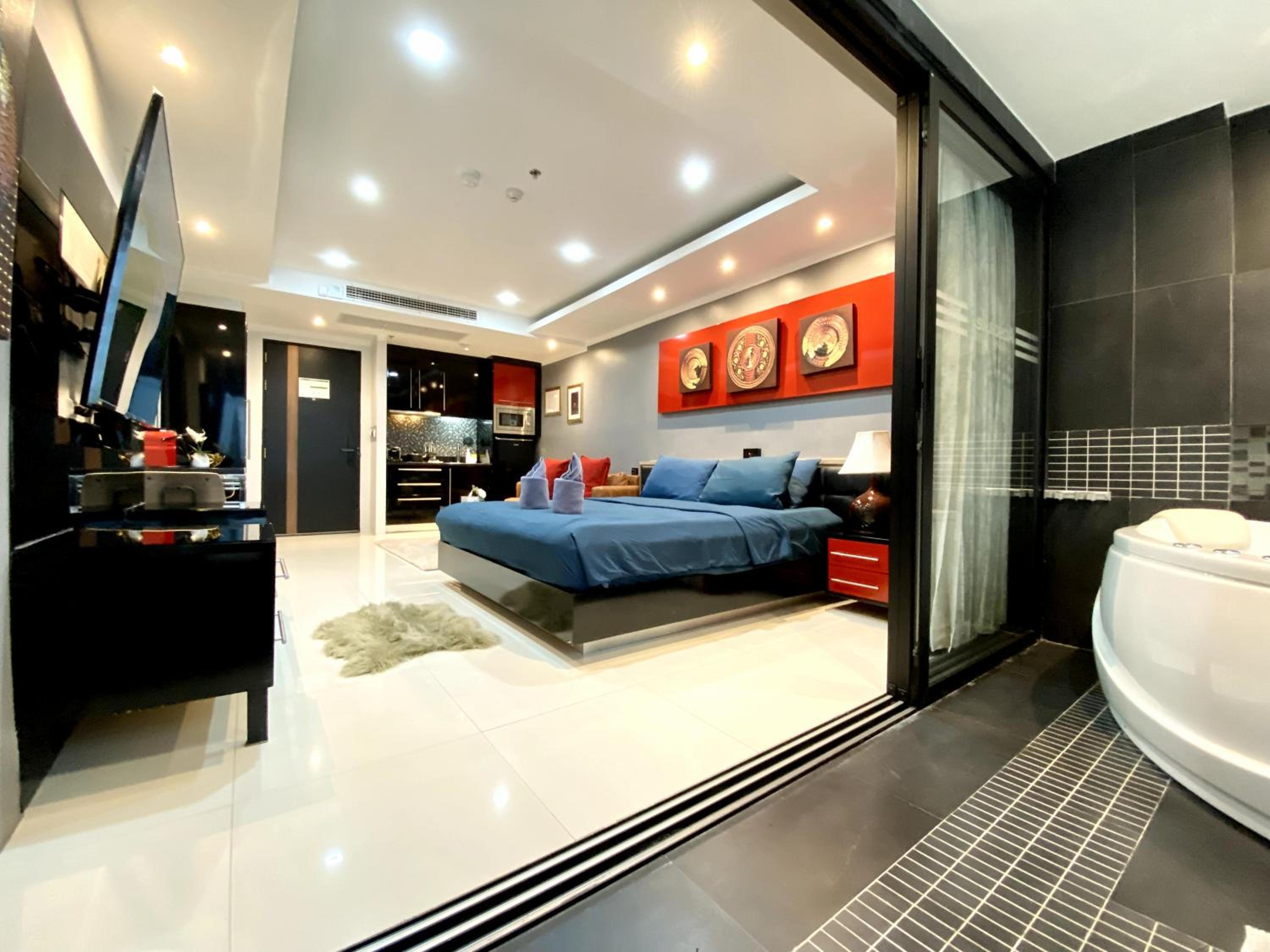 Patong - Studio Condo - Absolute Bangla Unit