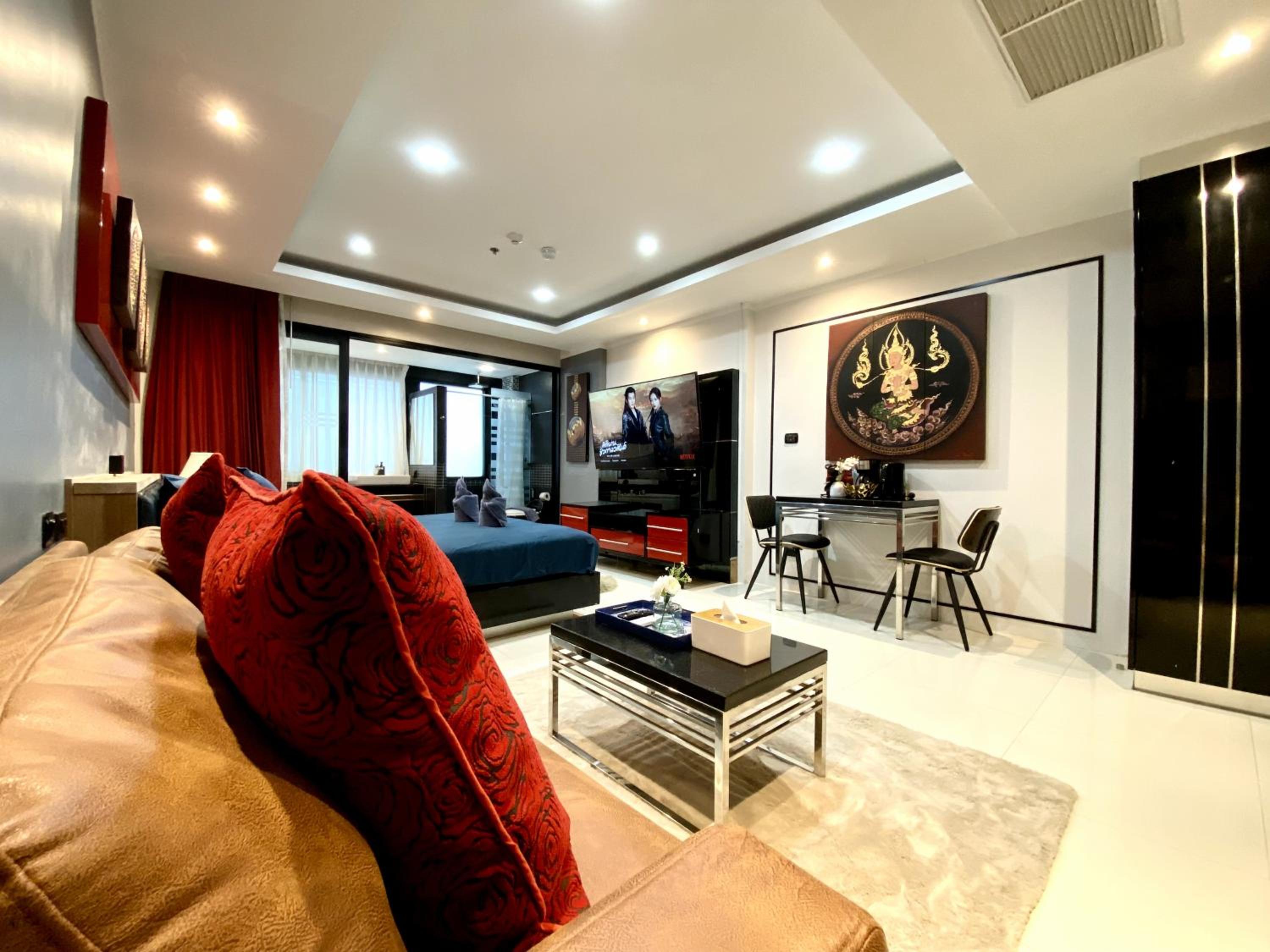 Patong - Studio Condo - Absolute Bangla Unit
