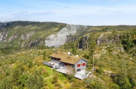 Guest favorite - 5 mins from Vøringsfossen