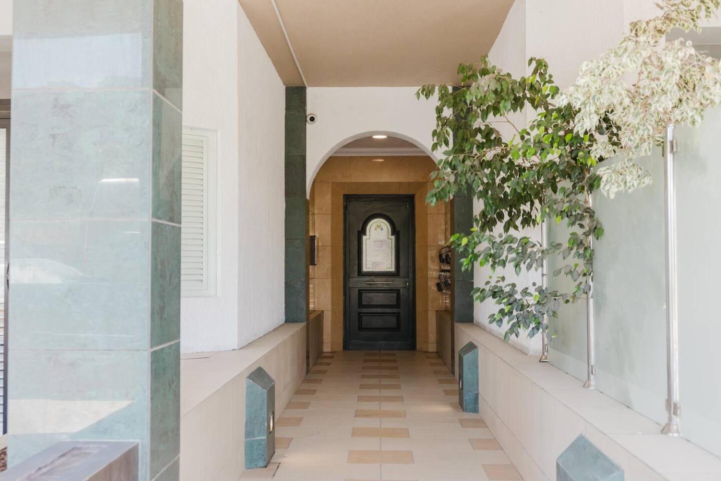 Ghadira Bay 3BED right next to beach! by Homely