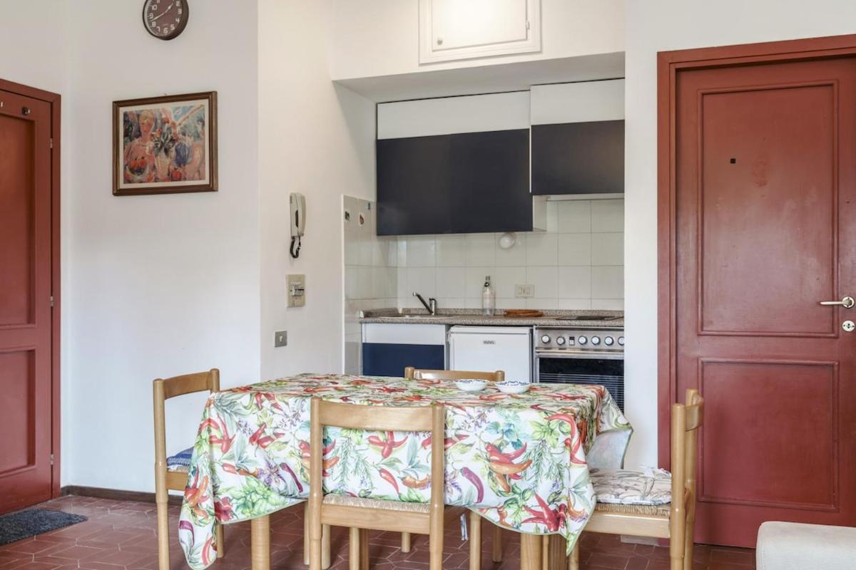 HOST4U - Loft del GARDA Residence with Pool, Front Lake Building