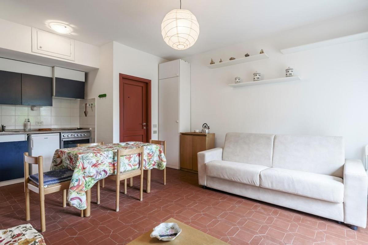 HOST4U - Loft del GARDA Residence with Pool, Front Lake Building
