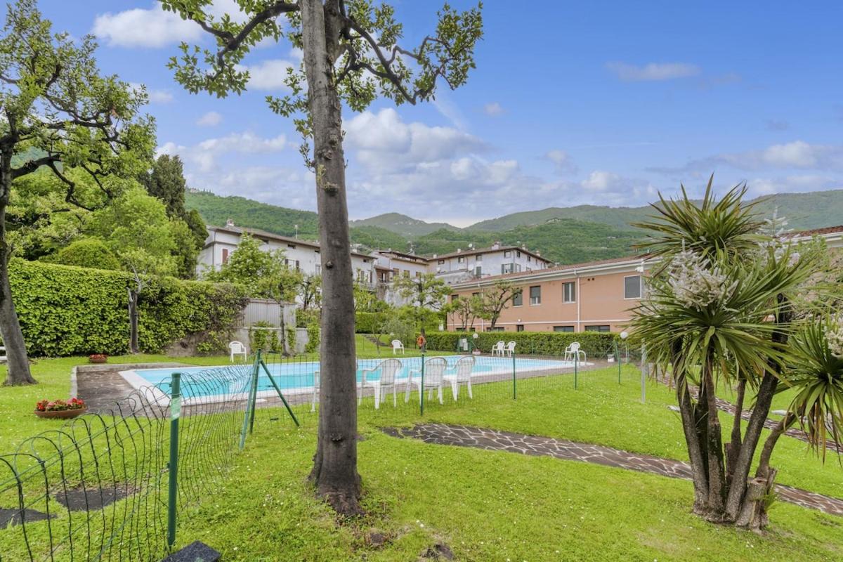 HOST4U - Loft del GARDA Residence with Pool, Front Lake Building