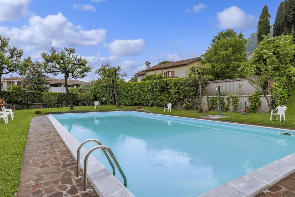 HOST4U - Loft del GARDA Residence with Pool, Front Lake Building