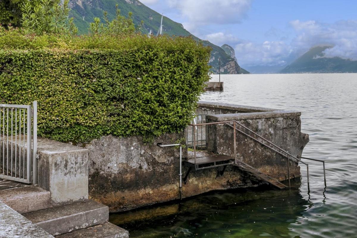 HOST4U - Loft del GARDA Residence with Pool, Front Lake Building